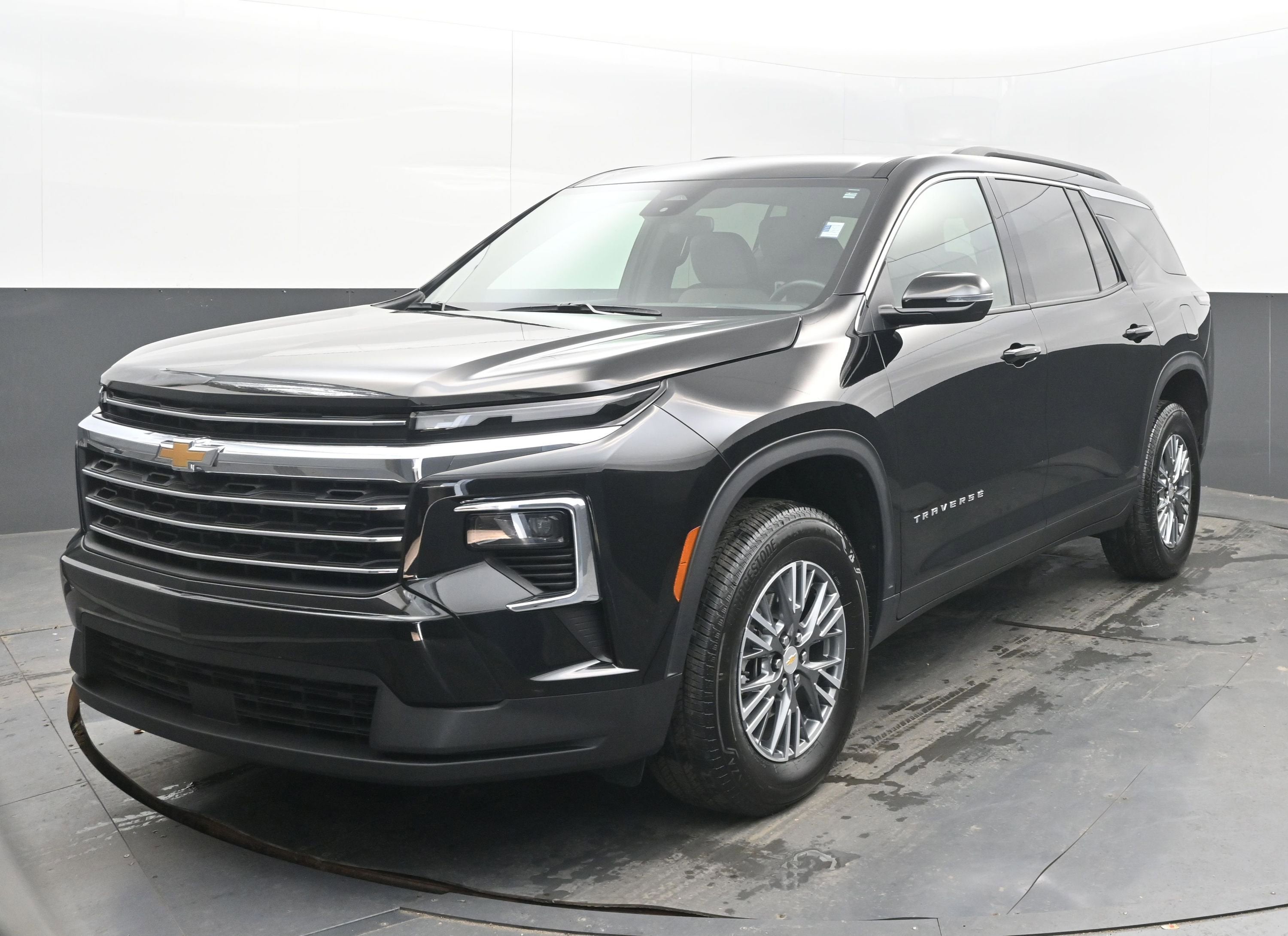 2025 Chevrolet Traverse FWD LT