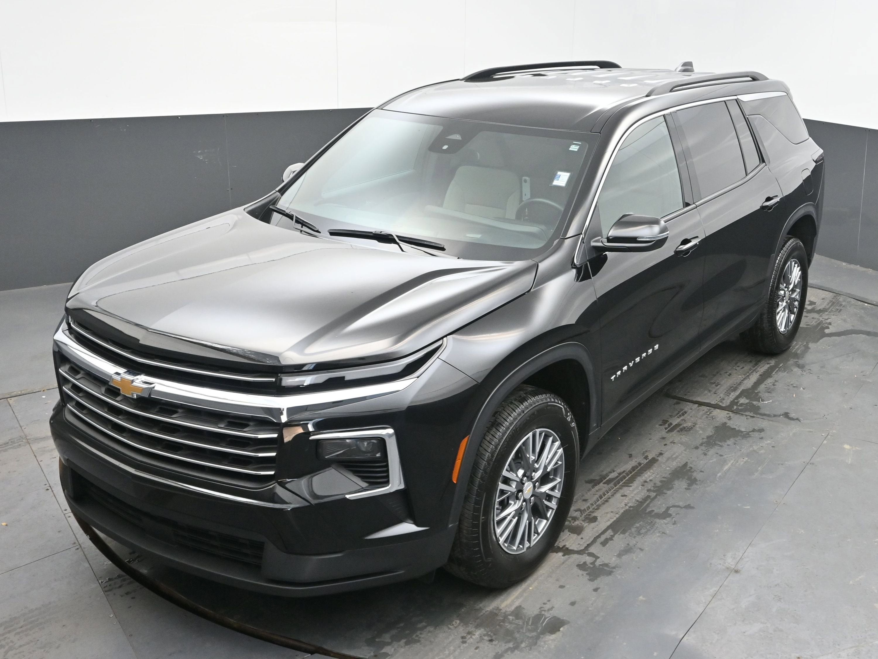 2025 Chevrolet Traverse FWD LT