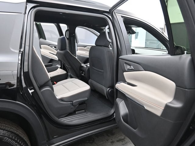 2025 Chevrolet Traverse FWD LT