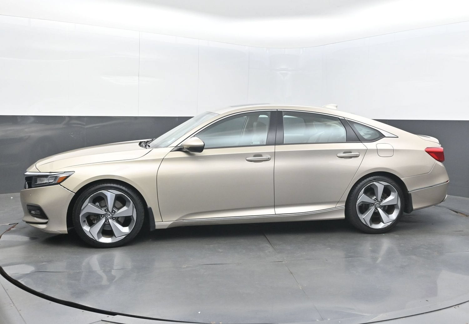 2019 Honda Accord Sedan Touring 2.0T