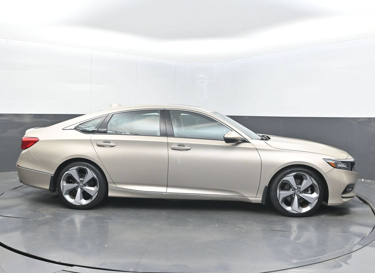 2019 Honda Accord Sedan Touring 2.0T