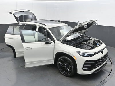 2026 Volkswagen Tiguan SE R-Line Black