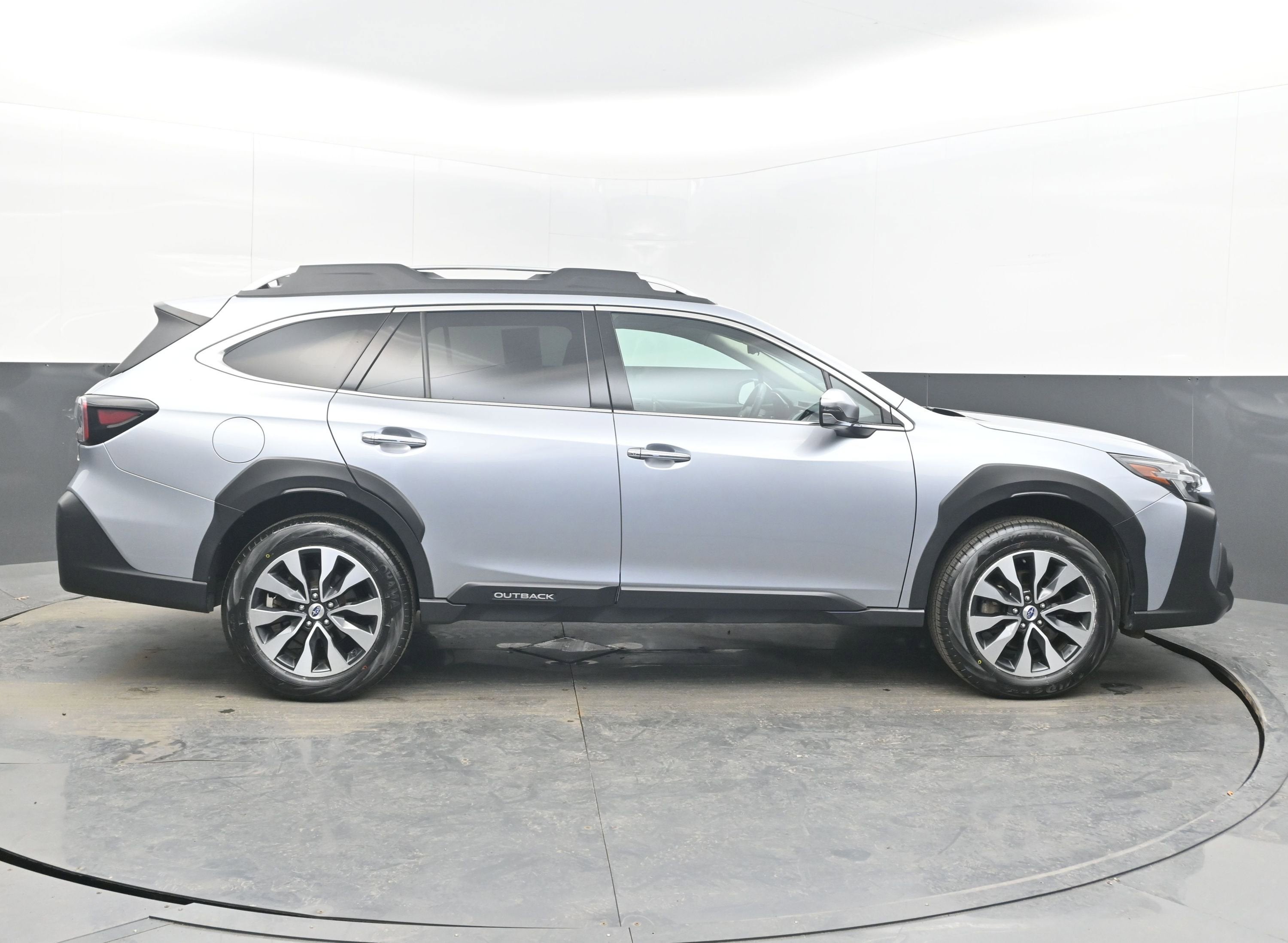 2023 Subaru Outback Touring