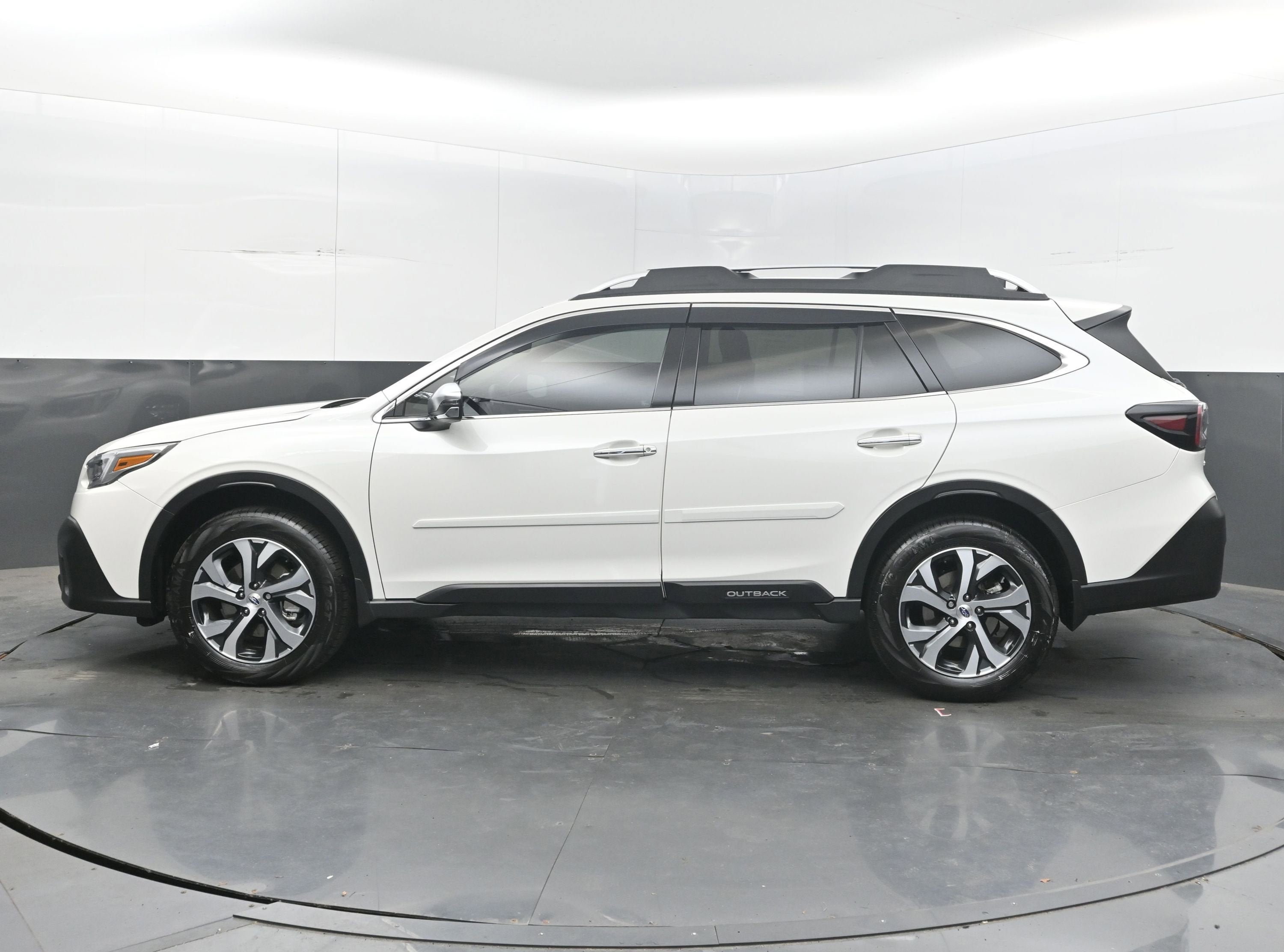 2022 Subaru Outback Touring XT