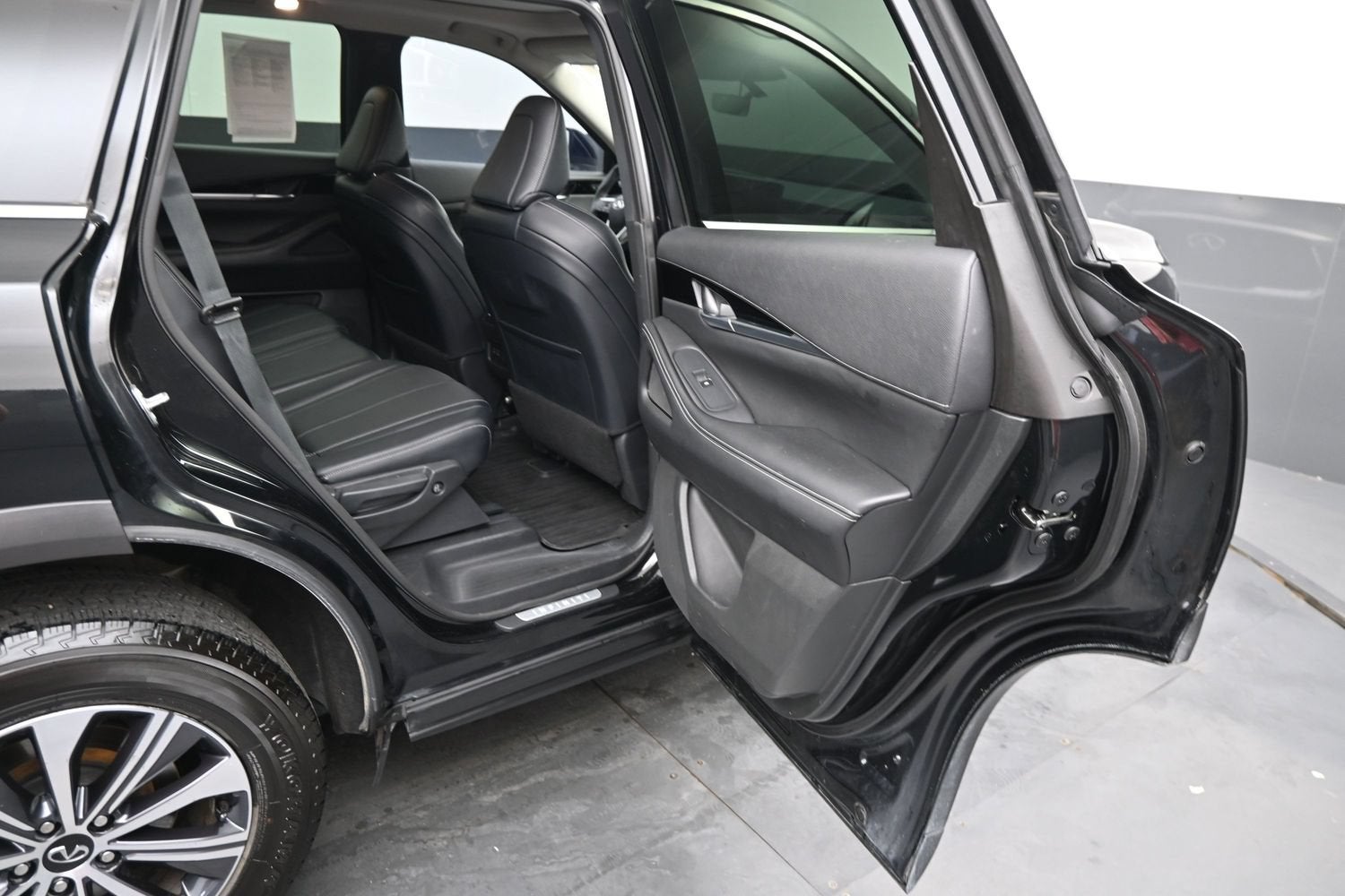 2023 INFINITI QX60 PURE