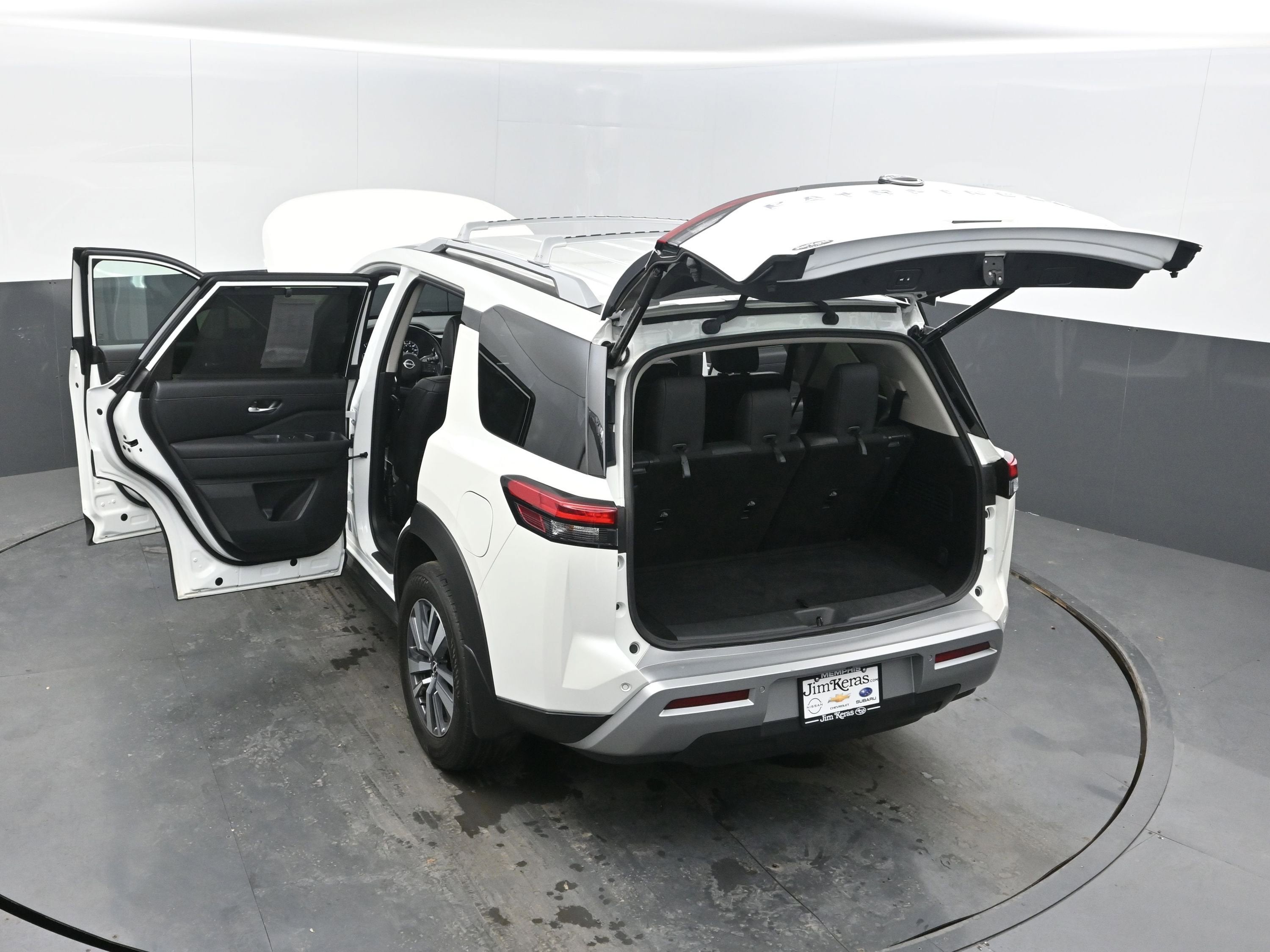 2024 Nissan Pathfinder SL