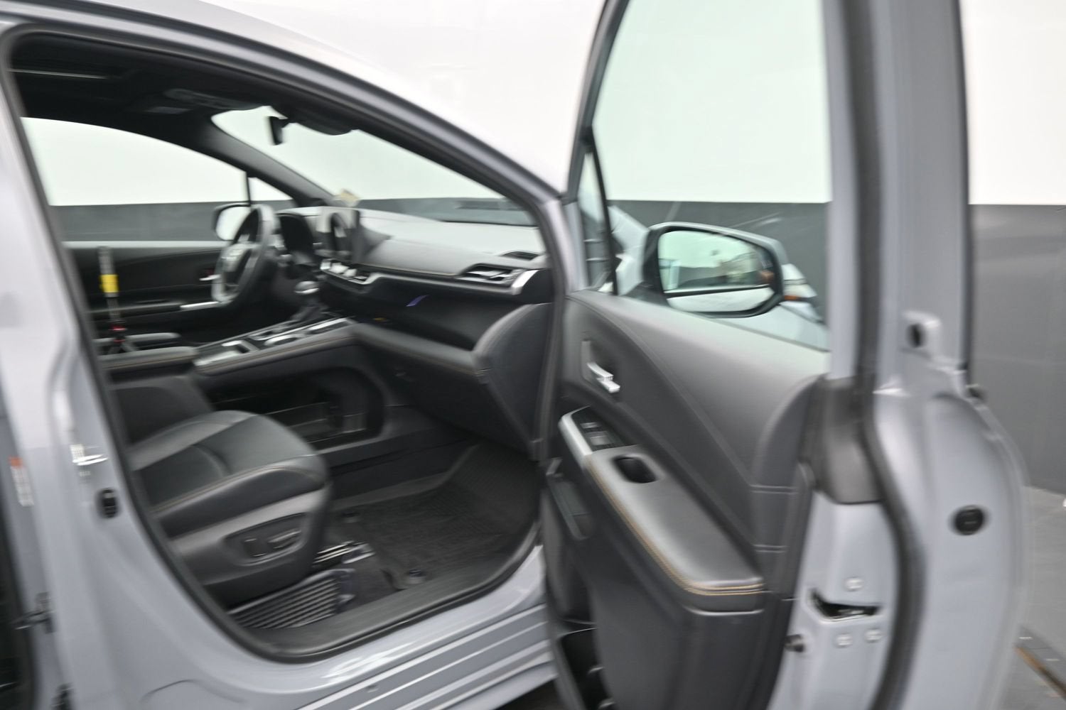 2025 Toyota Sienna Woodland Edition