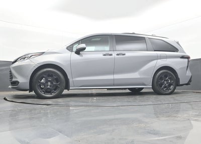2025 Toyota Sienna Woodland Edition