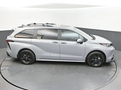 2025 Toyota Sienna Woodland Edition