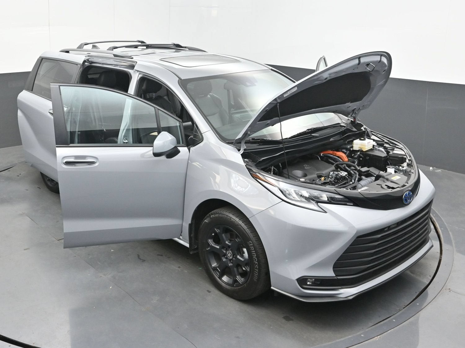 2025 Toyota Sienna Woodland Edition