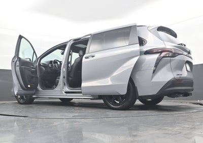 2025 Toyota Sienna Woodland Edition