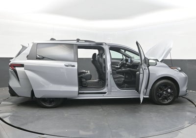 2025 Toyota Sienna Woodland Edition
