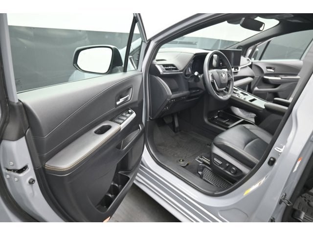 2025 Toyota Sienna Woodland Edition