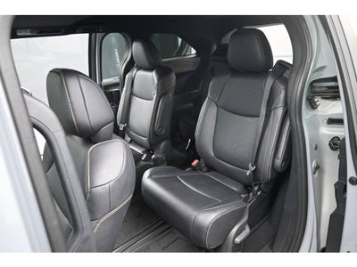 2025 Toyota Sienna Woodland Edition