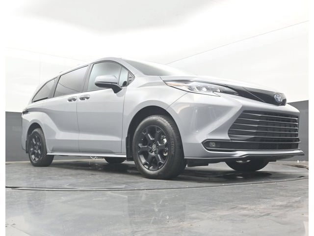 2025 Toyota Sienna Woodland Edition