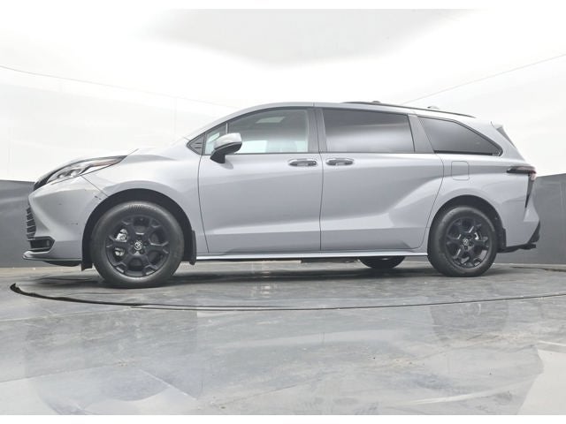 2025 Toyota Sienna Woodland Edition