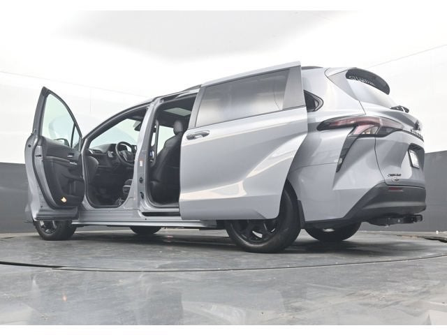 2025 Toyota Sienna Woodland Edition