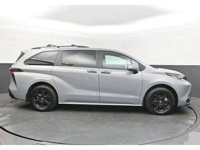 2025 Toyota Sienna Woodland Edition
