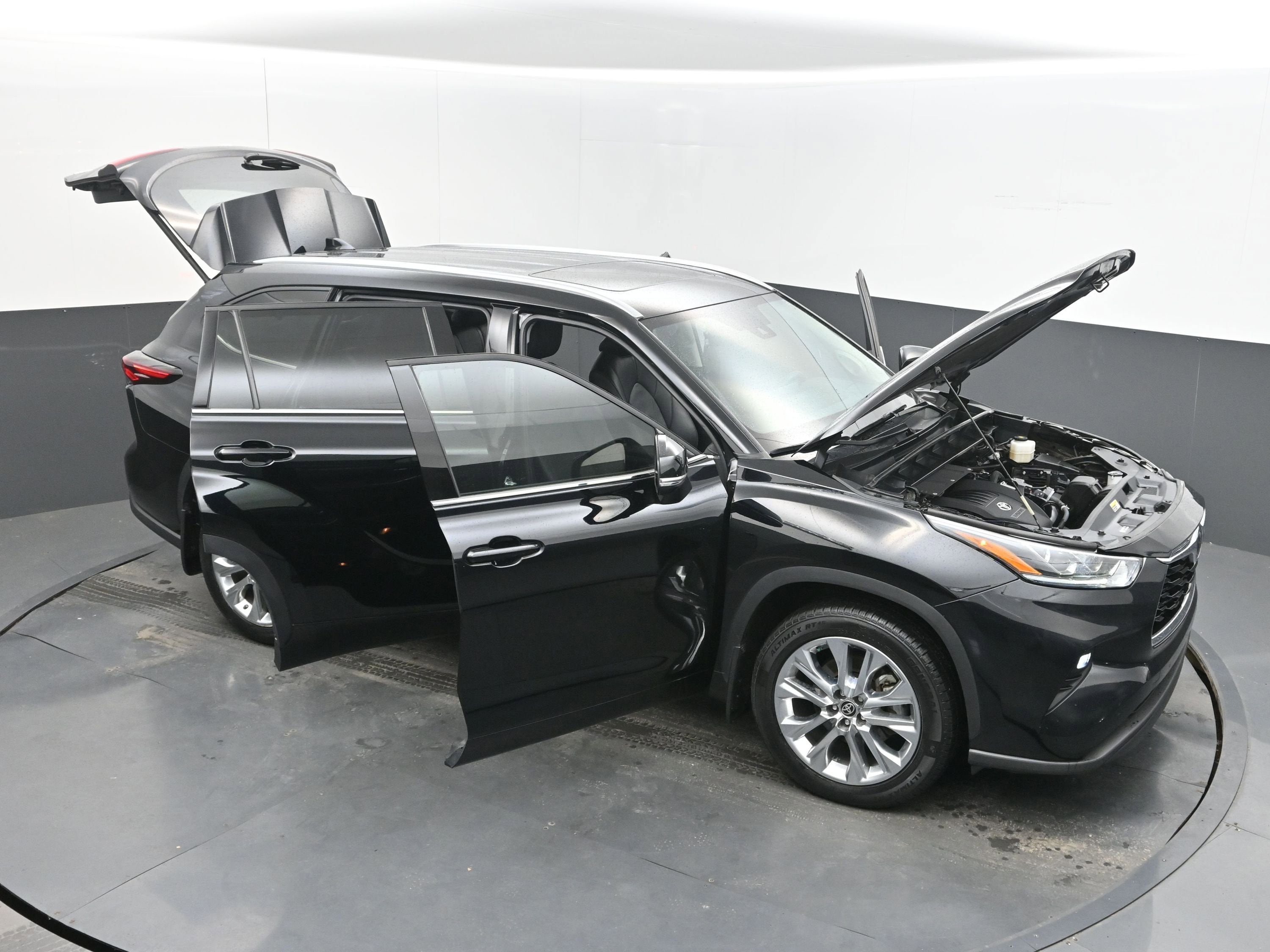 2024 Toyota Highlander LE