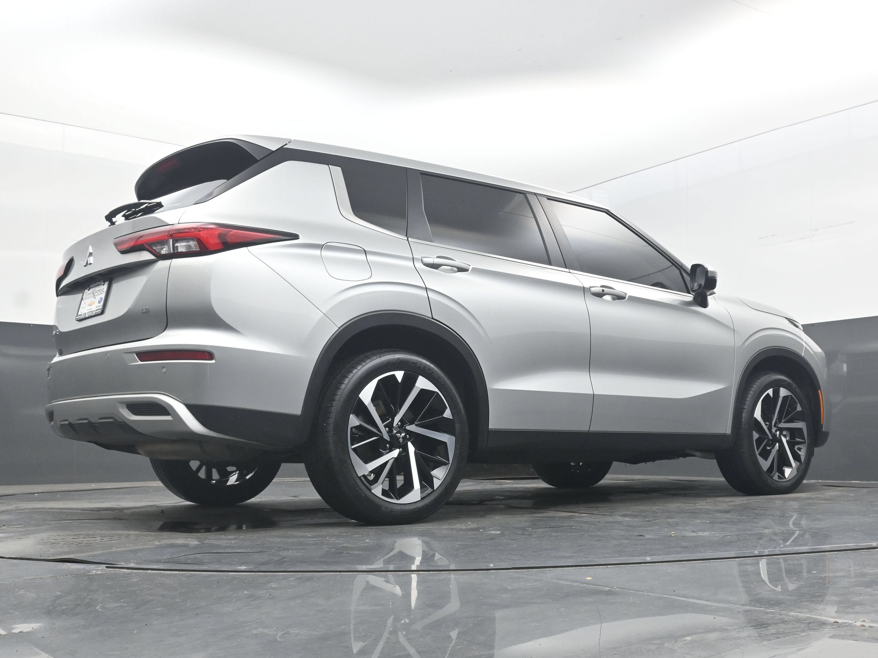 2023 Mitsubishi Outlander SE