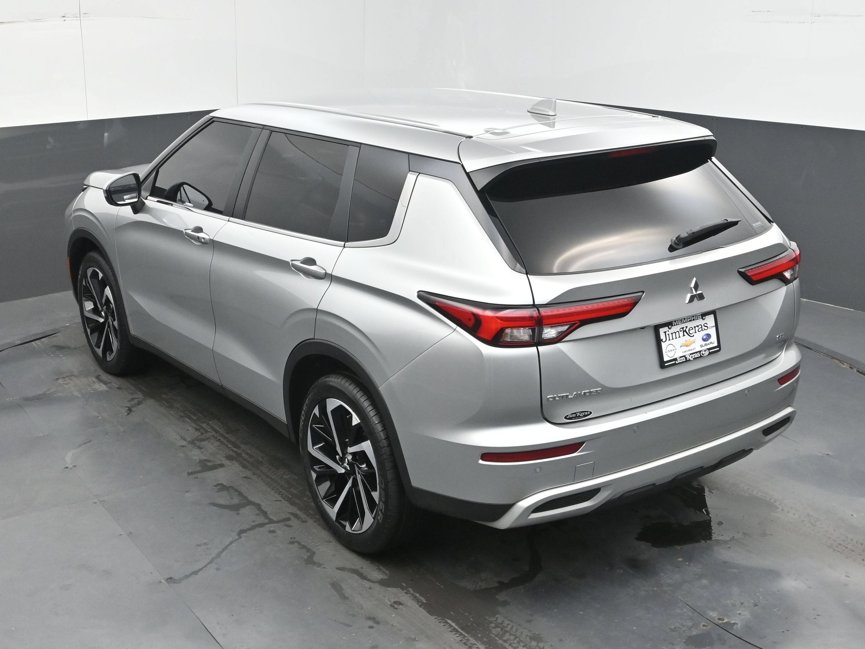2023 Mitsubishi Outlander SE