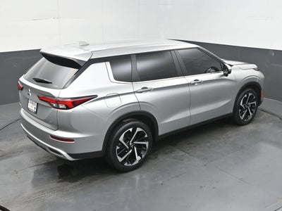 2023 Mitsubishi Outlander SE