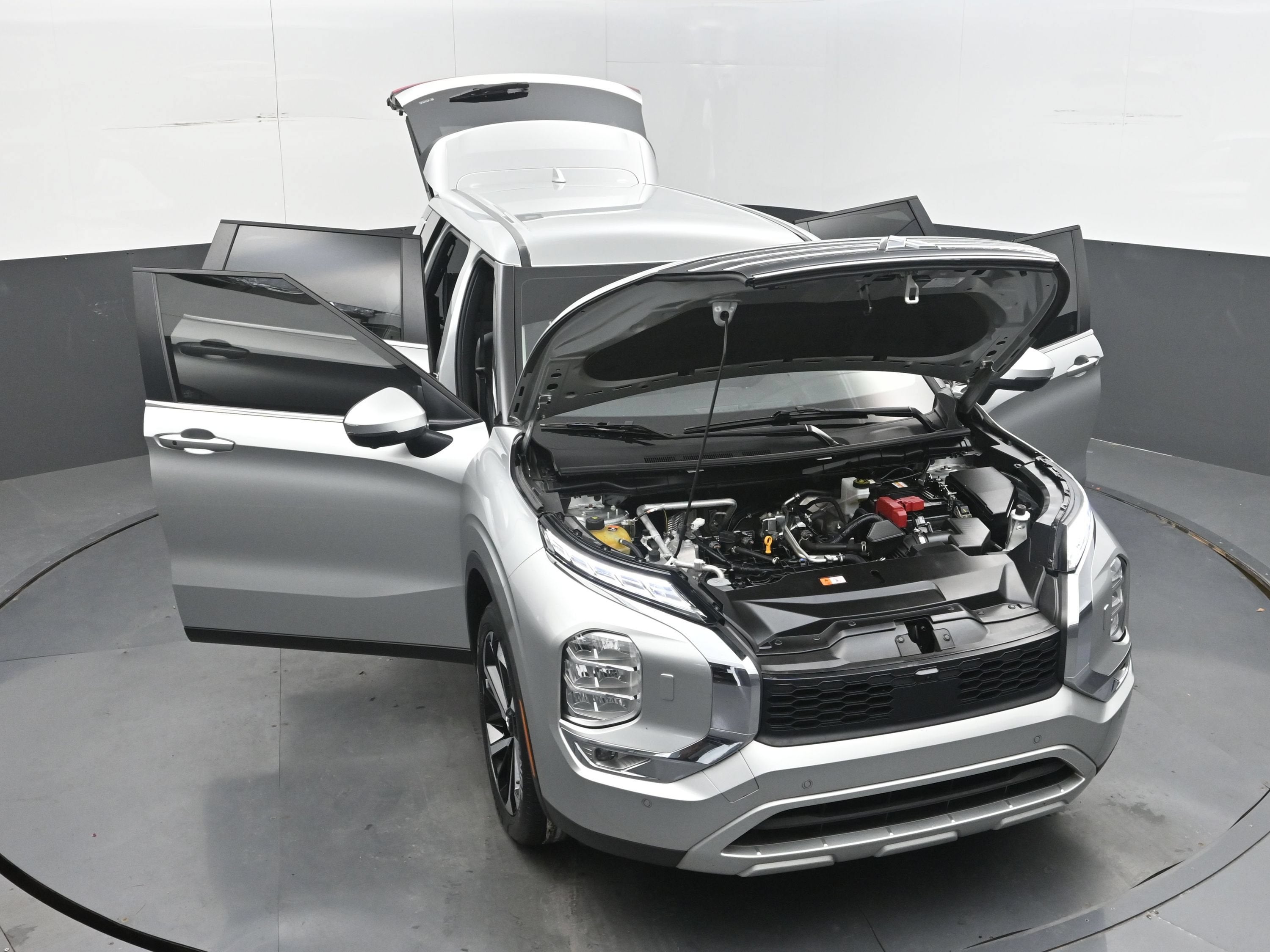 2023 Mitsubishi Outlander SE