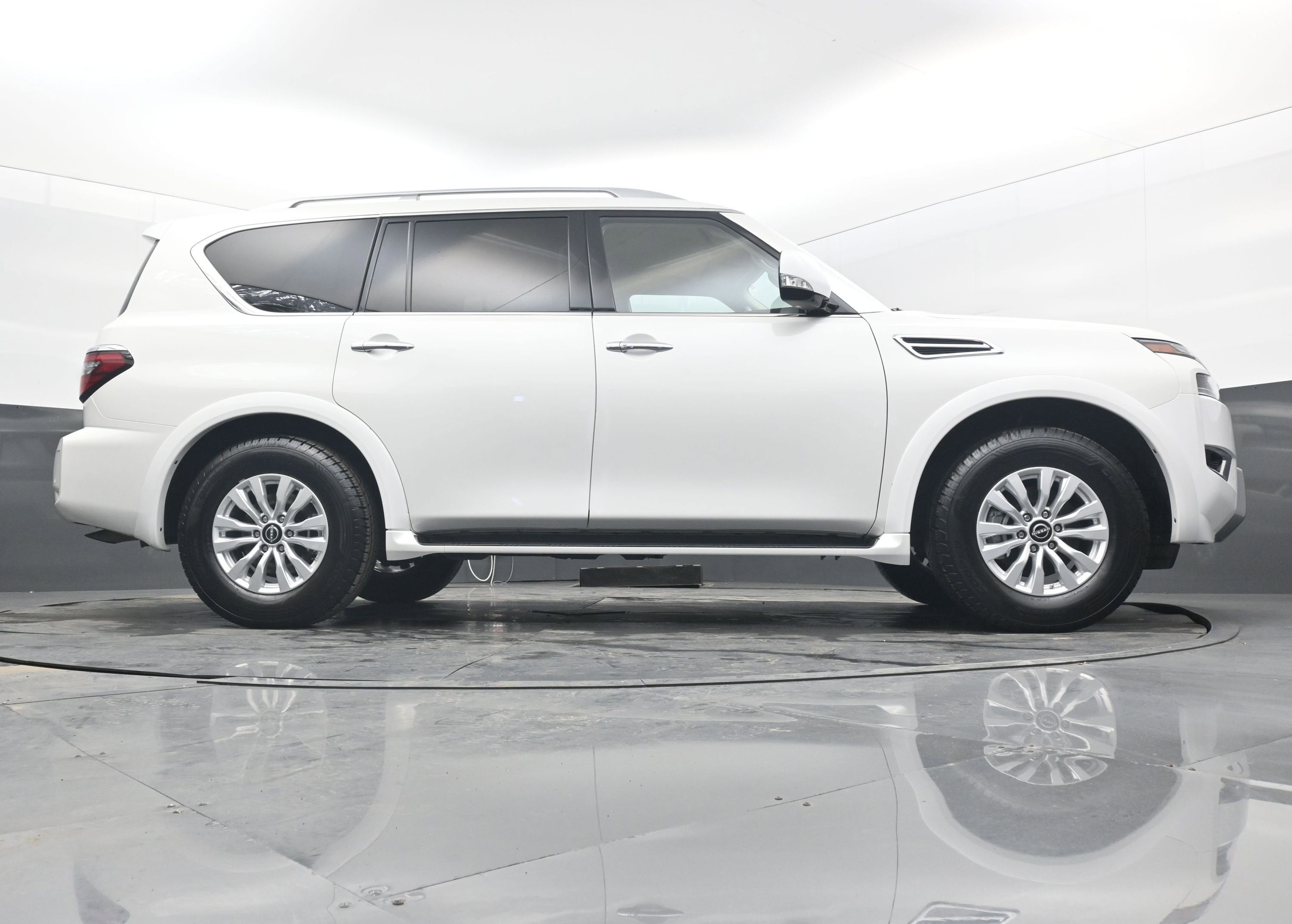 2024 Nissan Armada SV