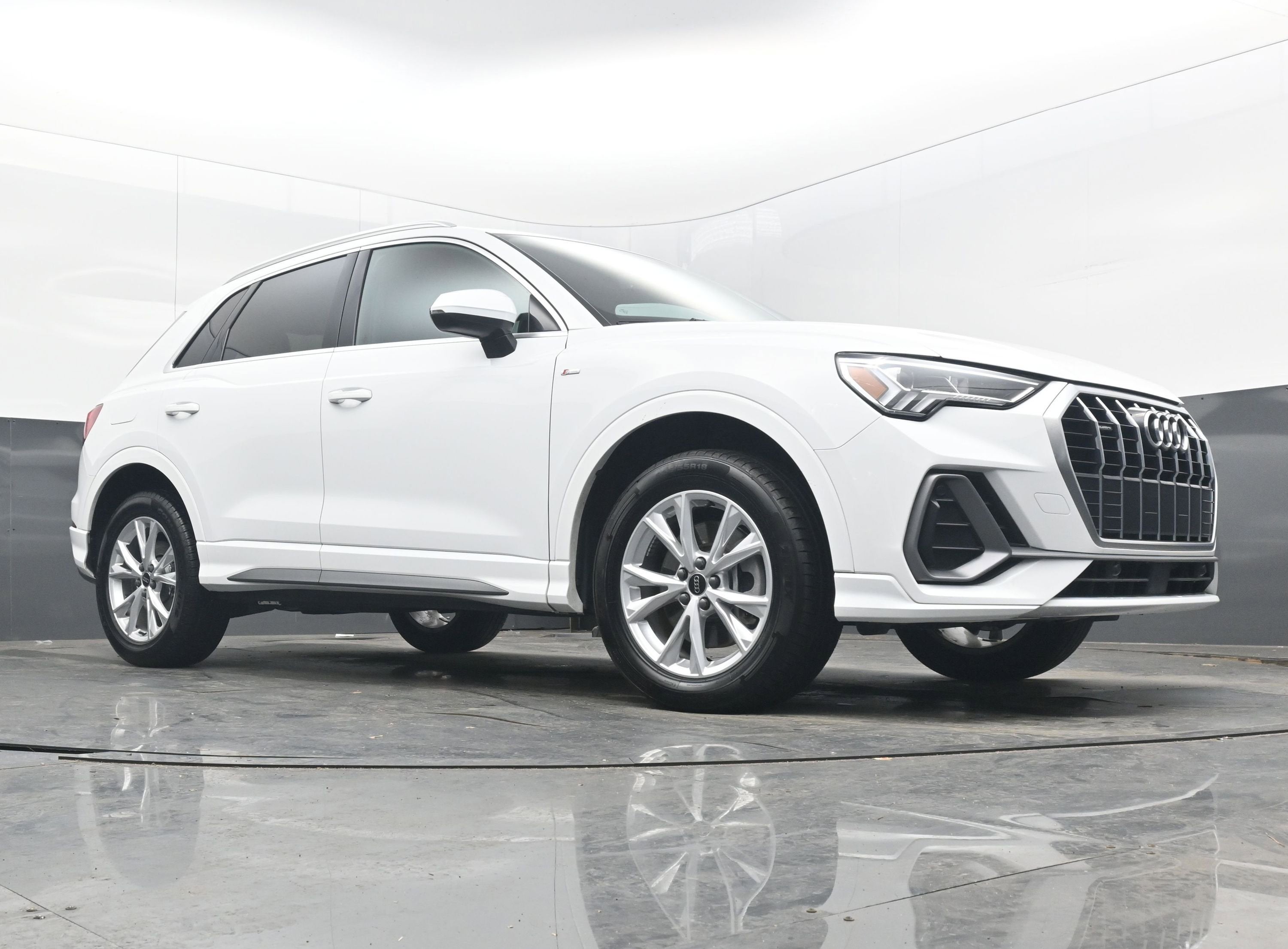 2024 Audi Q3 S line Premium