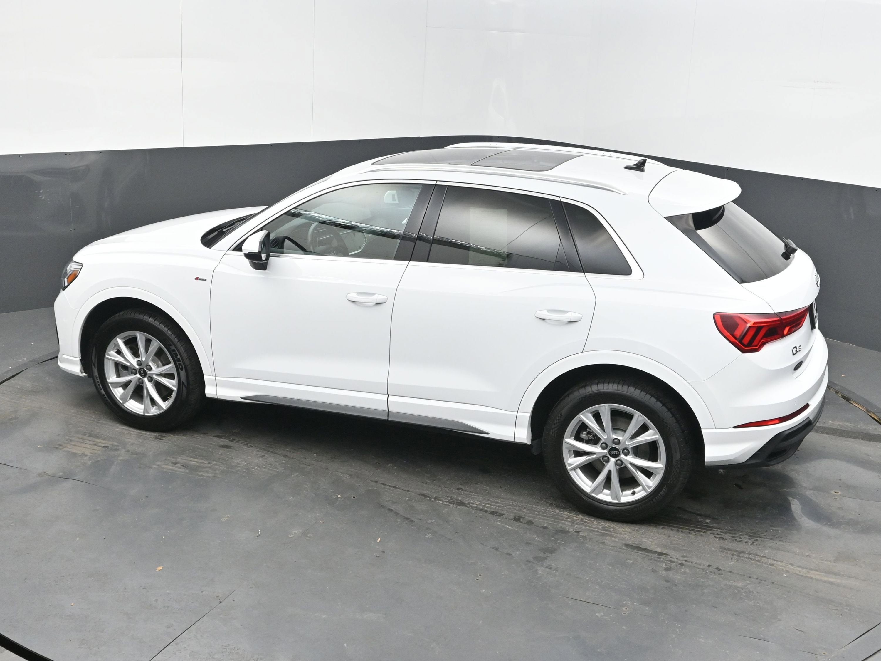 2024 Audi Q3 S line Premium