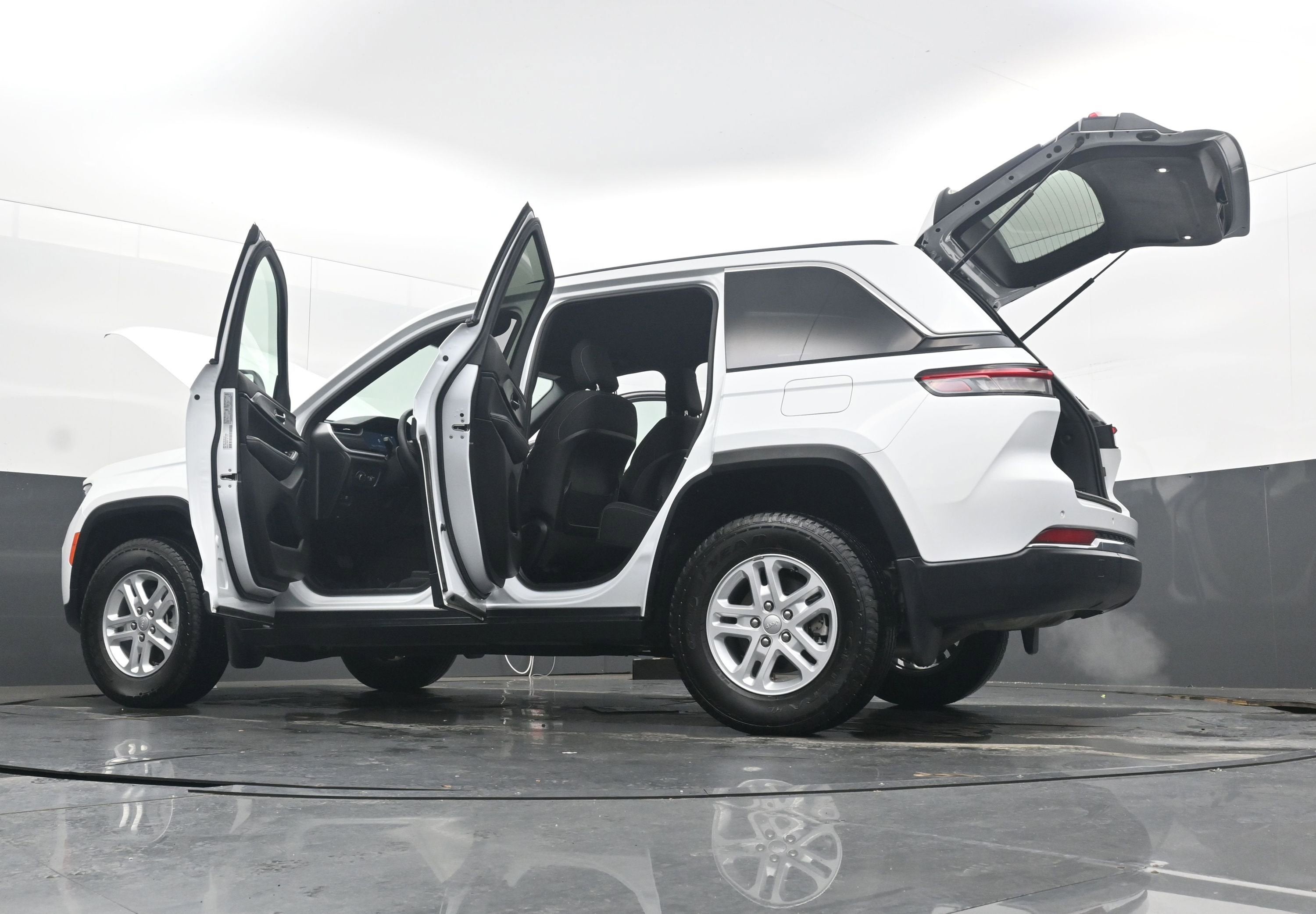 2024 Jeep Grand Cherokee Laredo