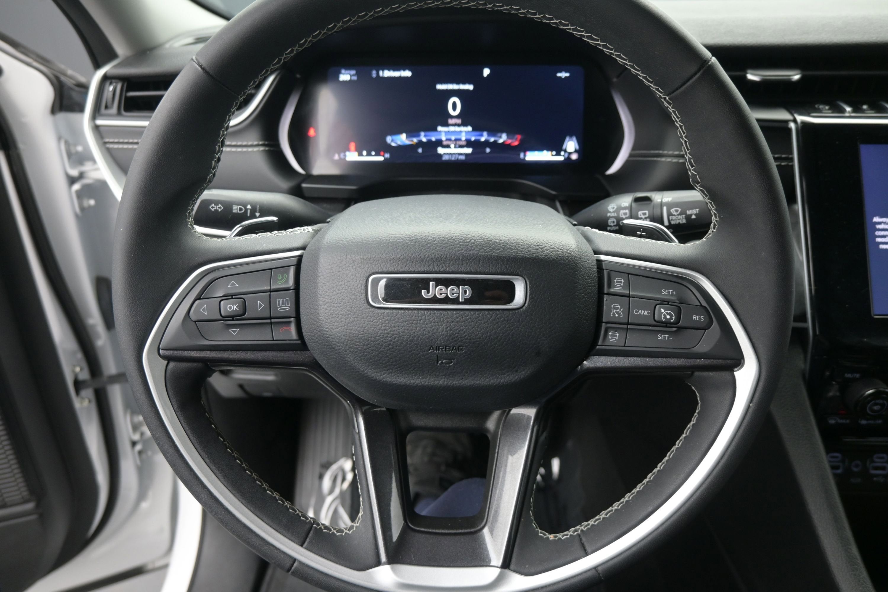 2023 Jeep Grand Cherokee Laredo