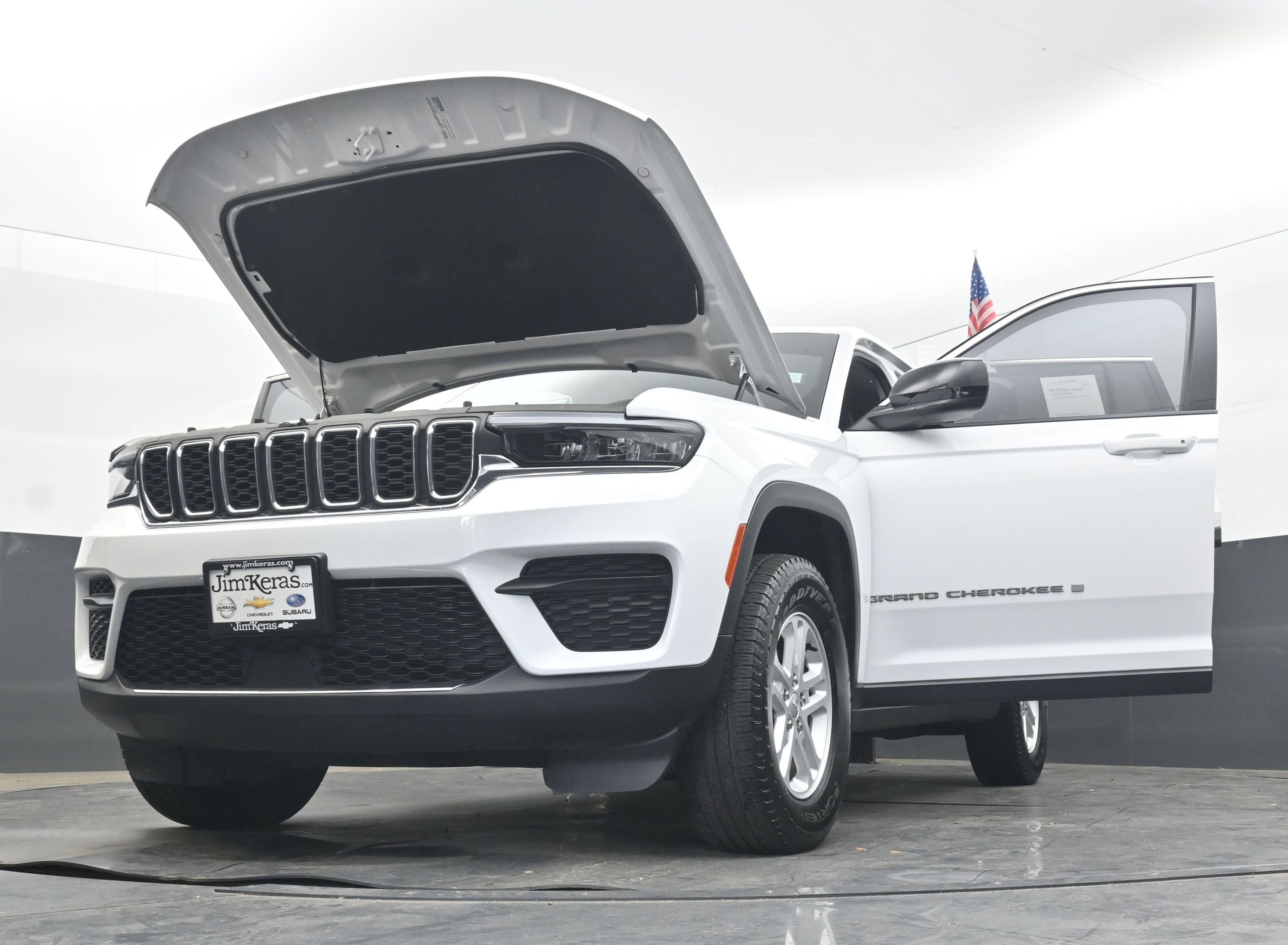 2023 Jeep Grand Cherokee Laredo