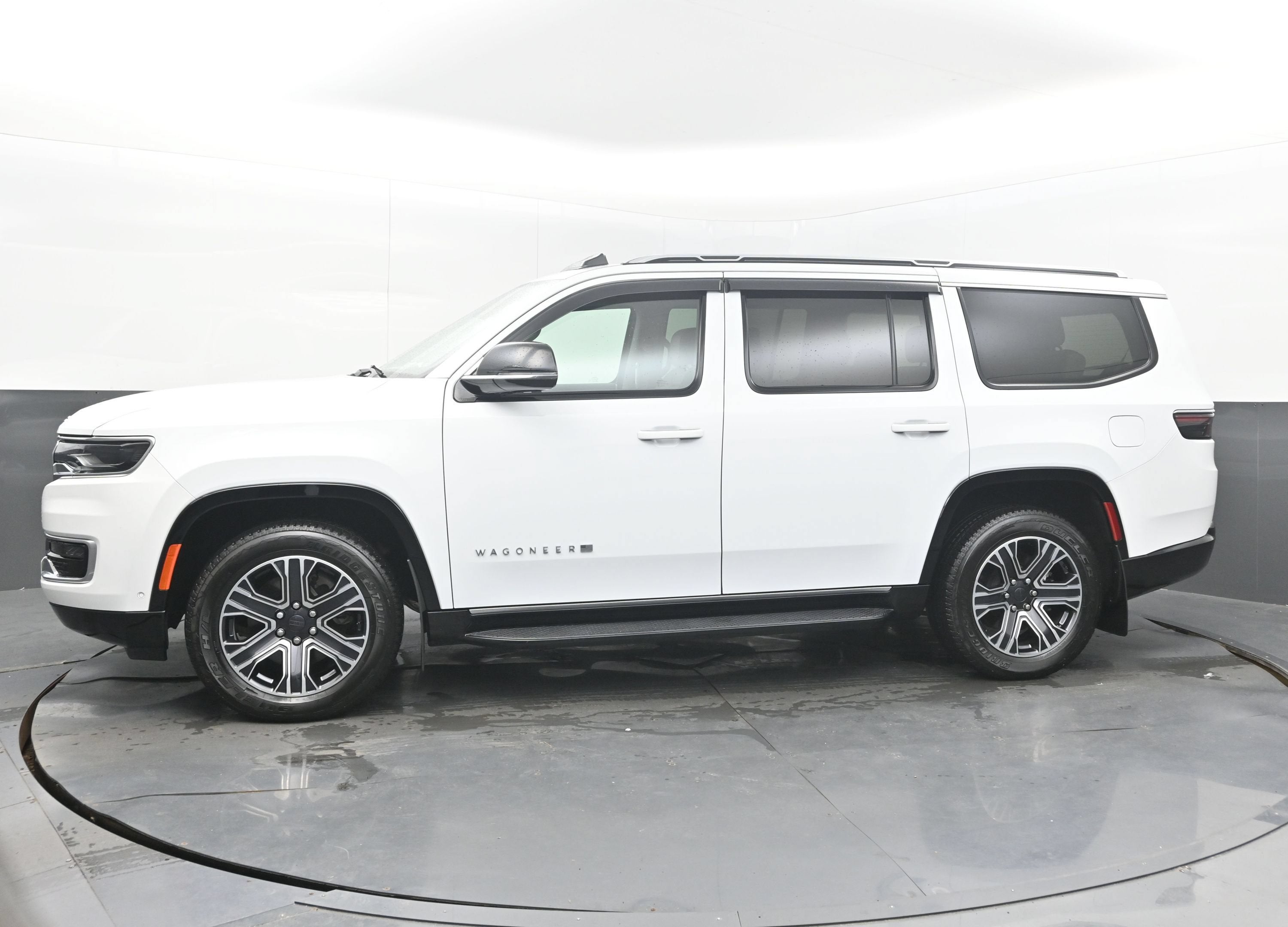 2024 Jeep Wagoneer Base