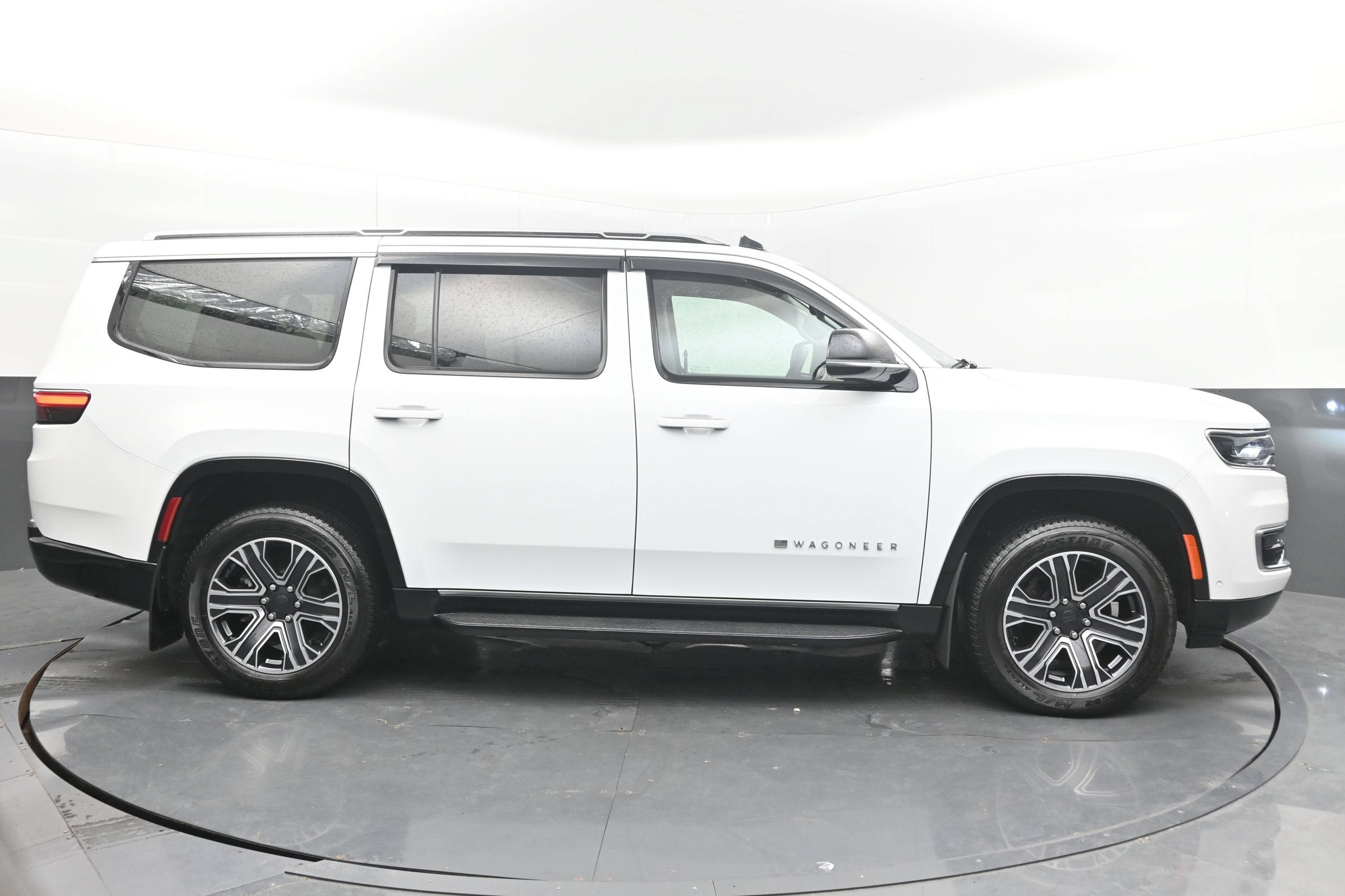 2024 Jeep Wagoneer Base