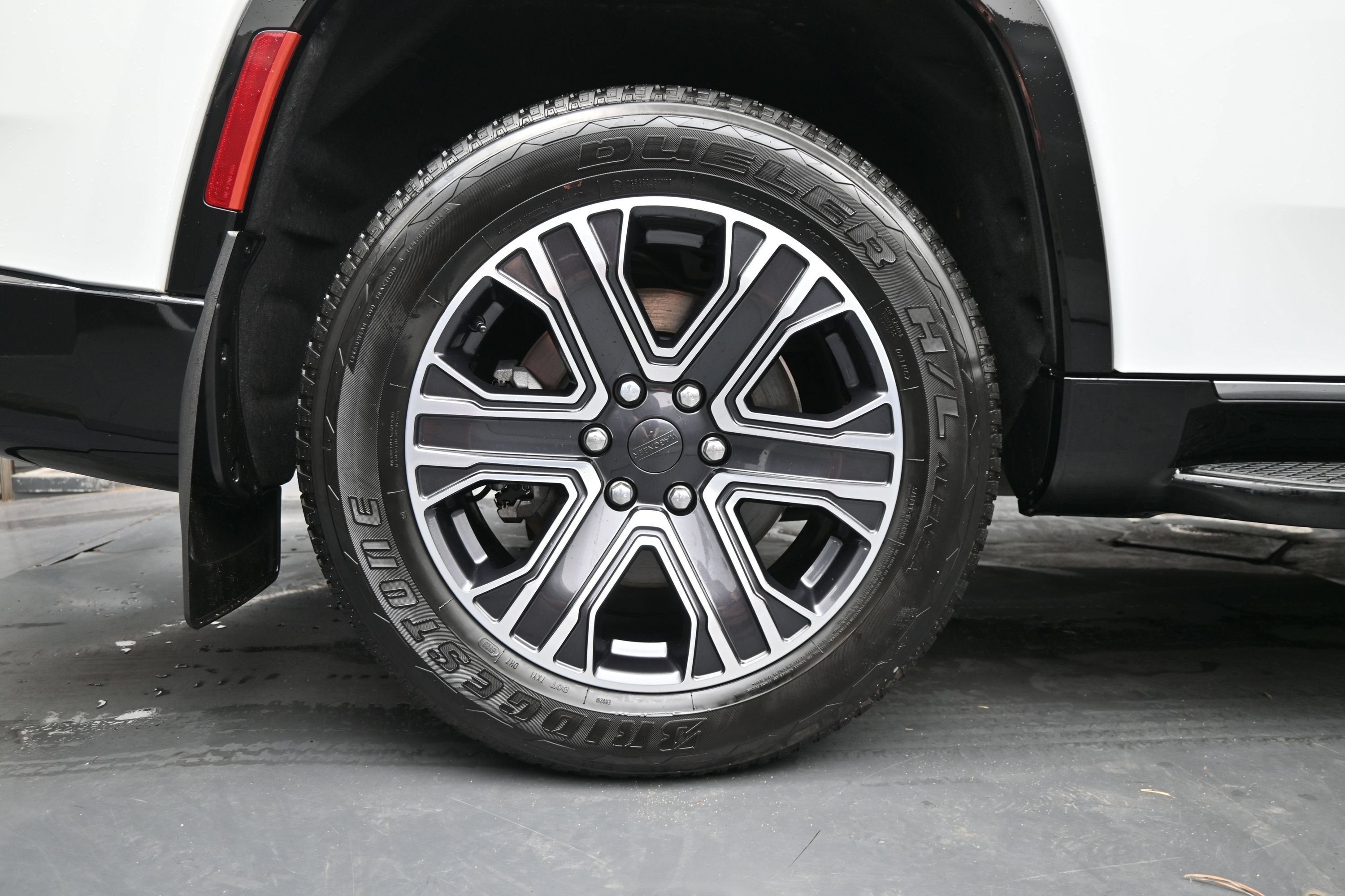 2024 Jeep Wagoneer Base