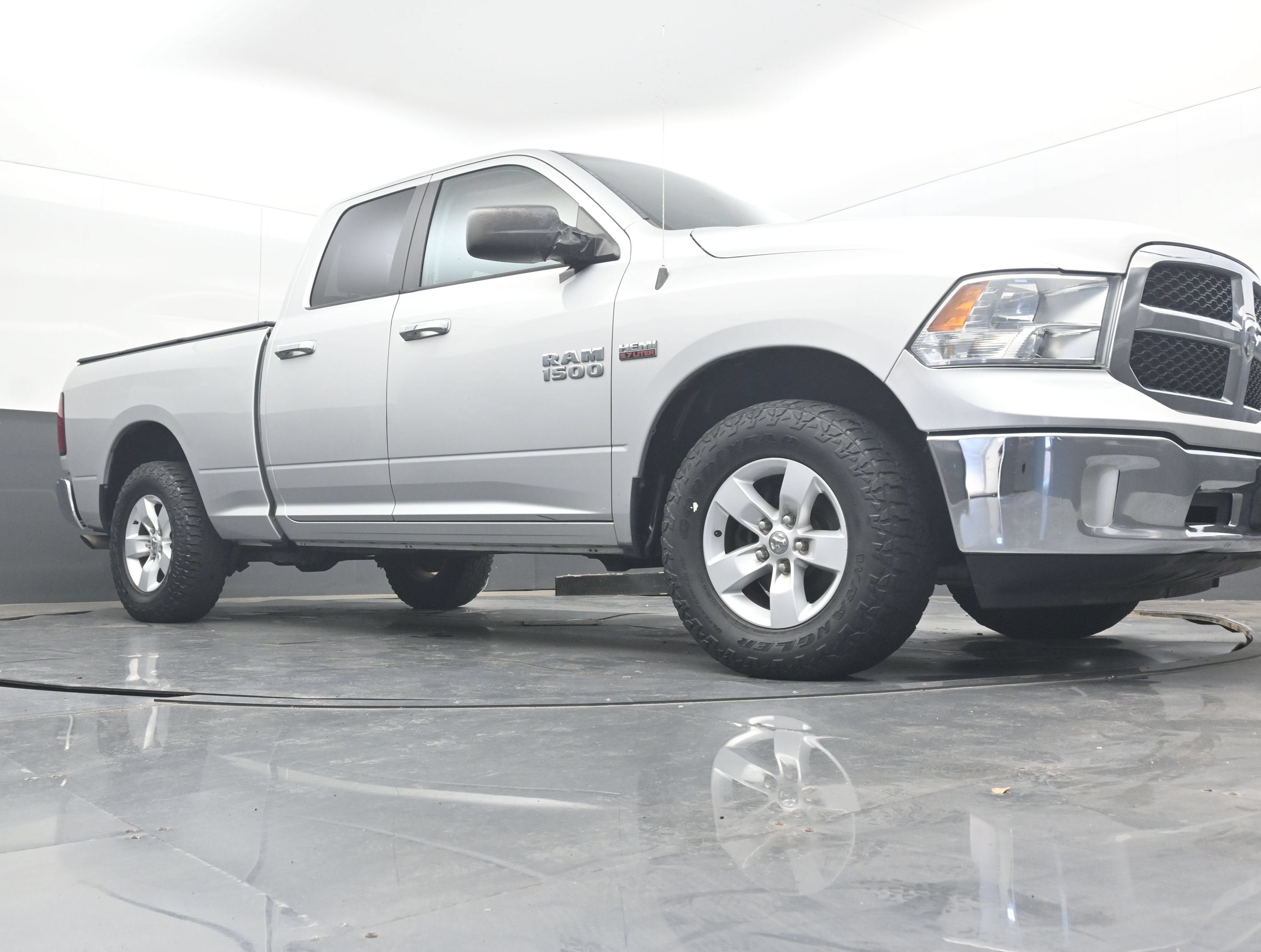 2017 RAM 1500 SLT