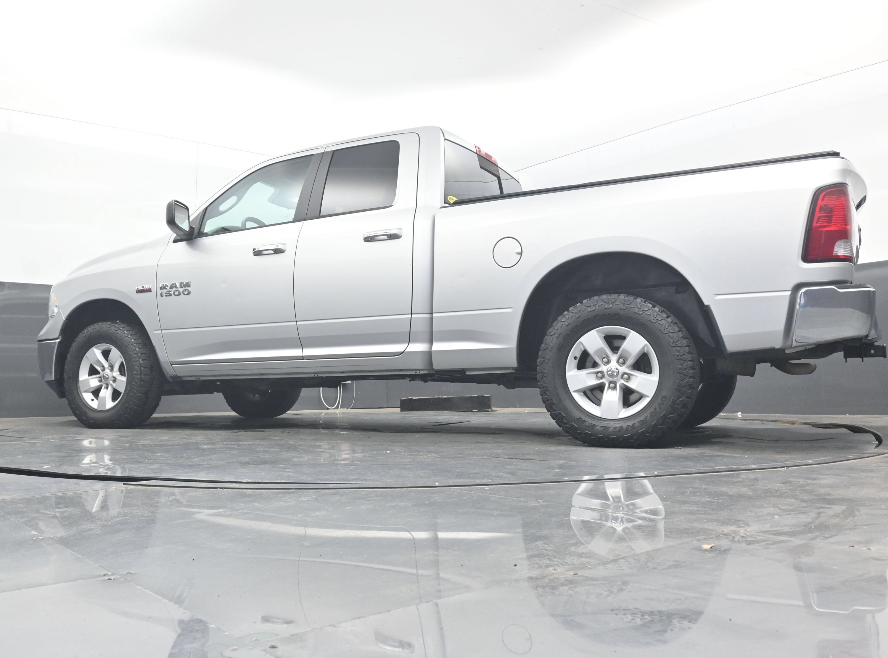 2017 RAM 1500 SLT