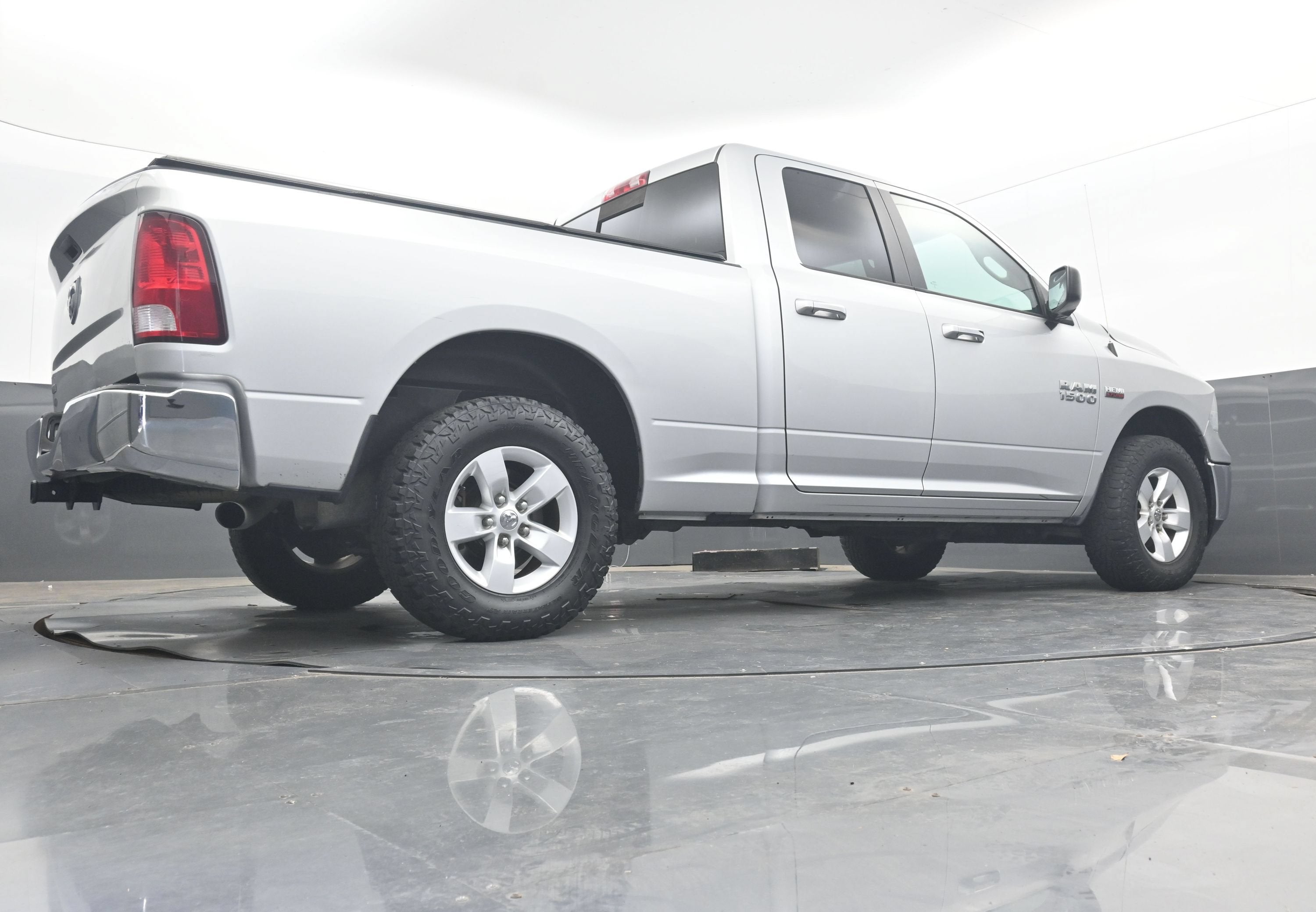 2017 RAM 1500 SLT