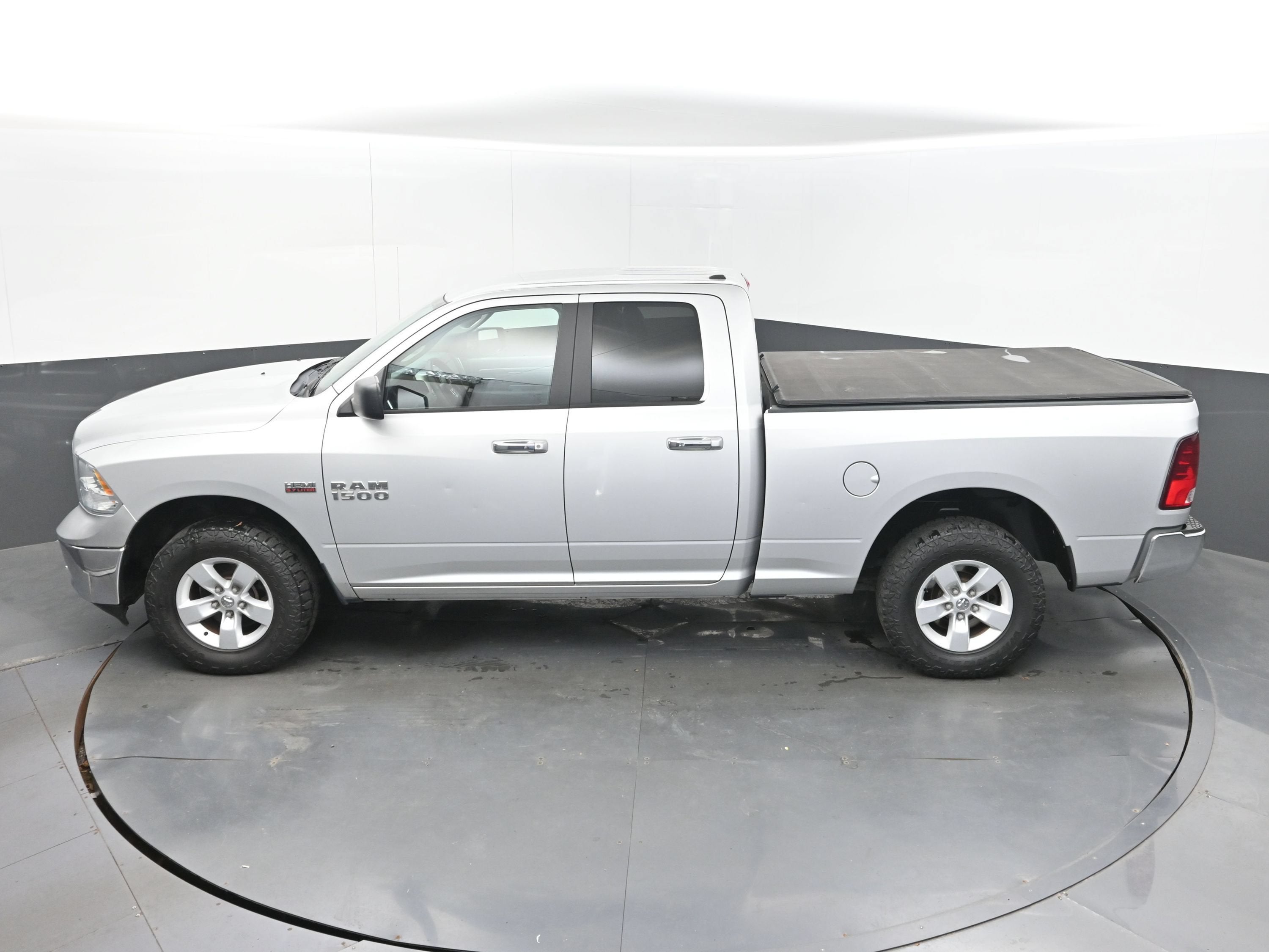 2017 RAM 1500 SLT