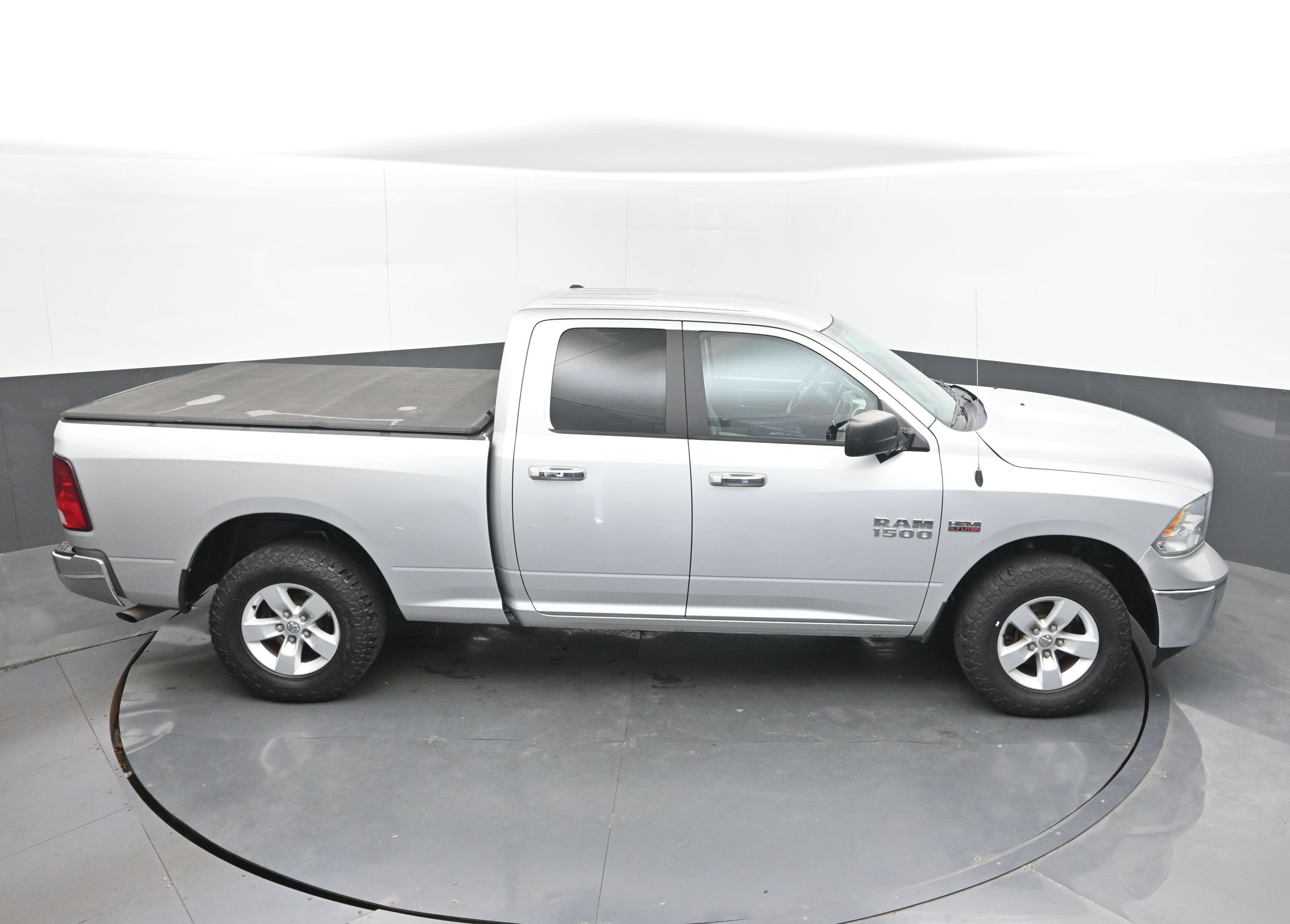 2017 RAM 1500 SLT