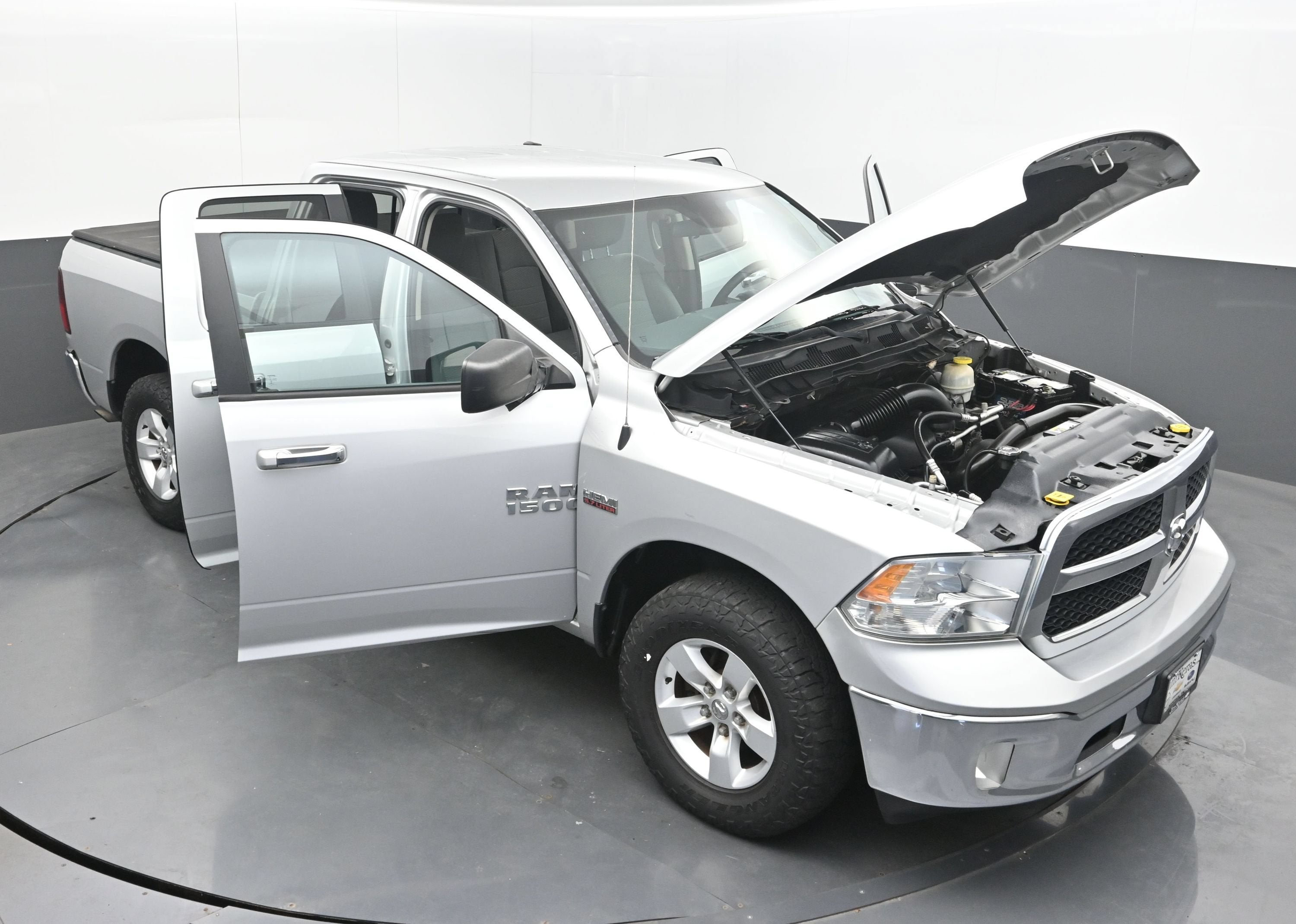 2017 RAM 1500 SLT
