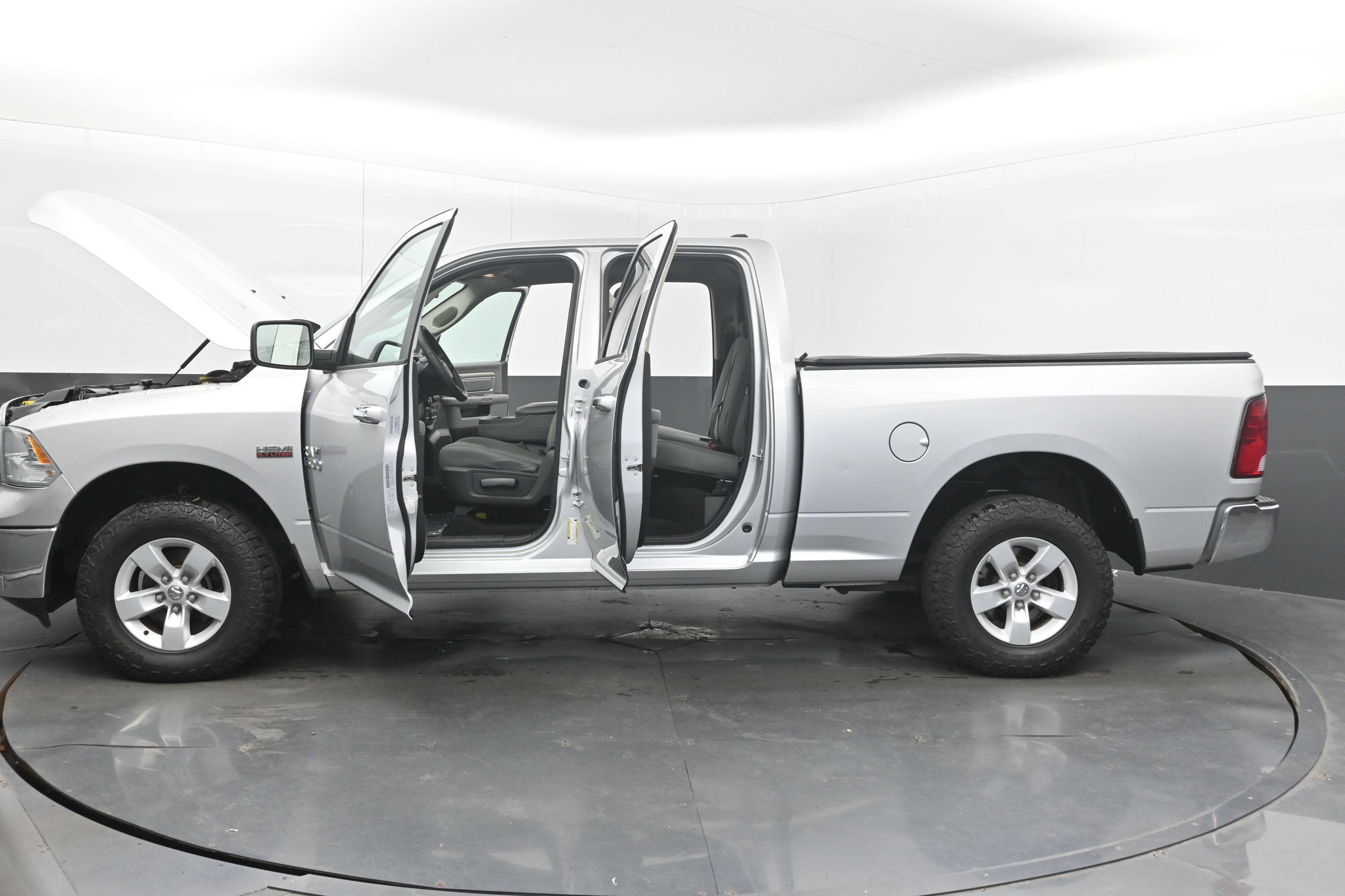 2017 RAM 1500 SLT