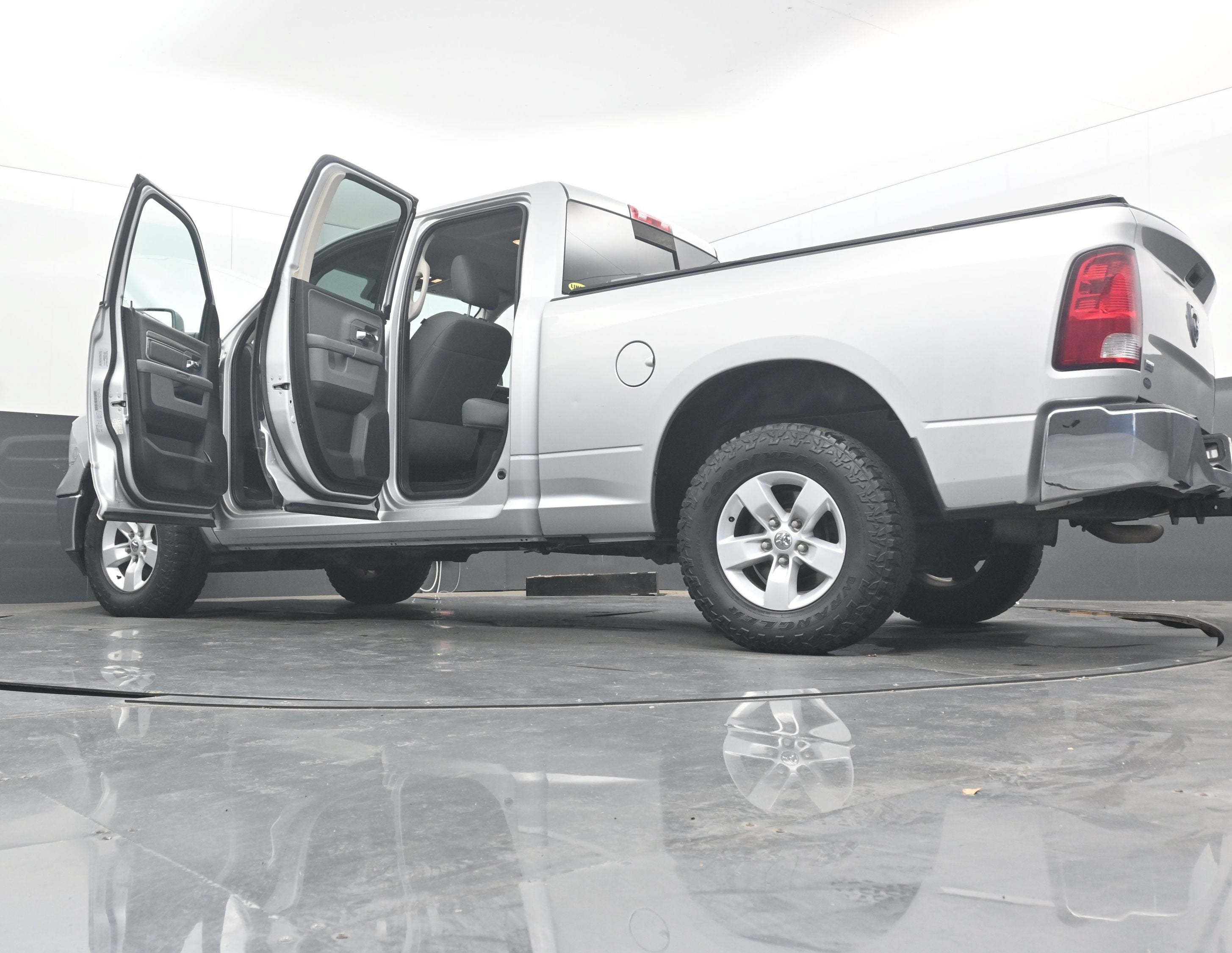2017 RAM 1500 SLT