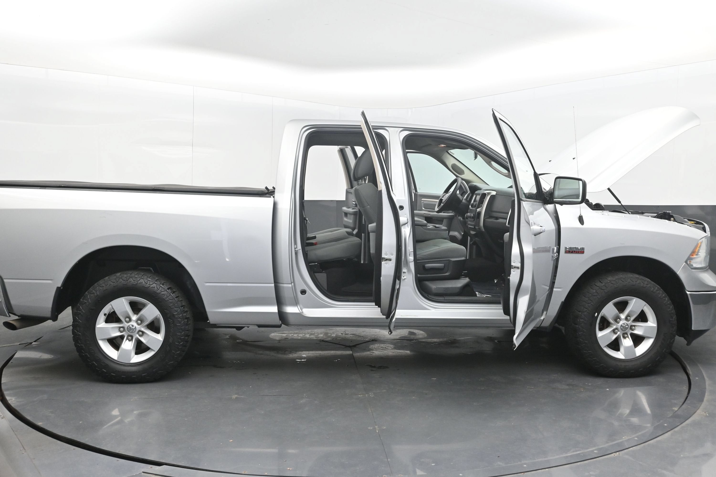 2017 RAM 1500 SLT