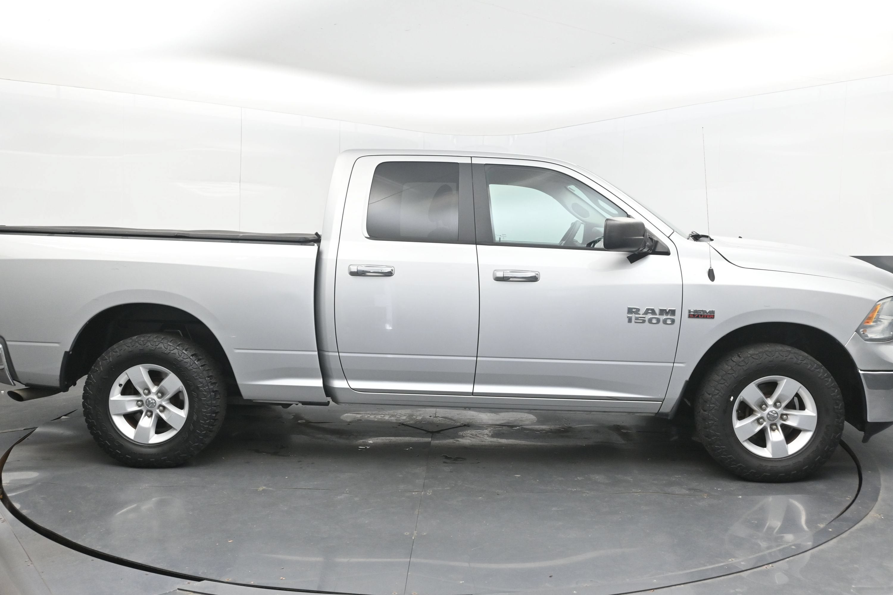 2017 RAM 1500 SLT