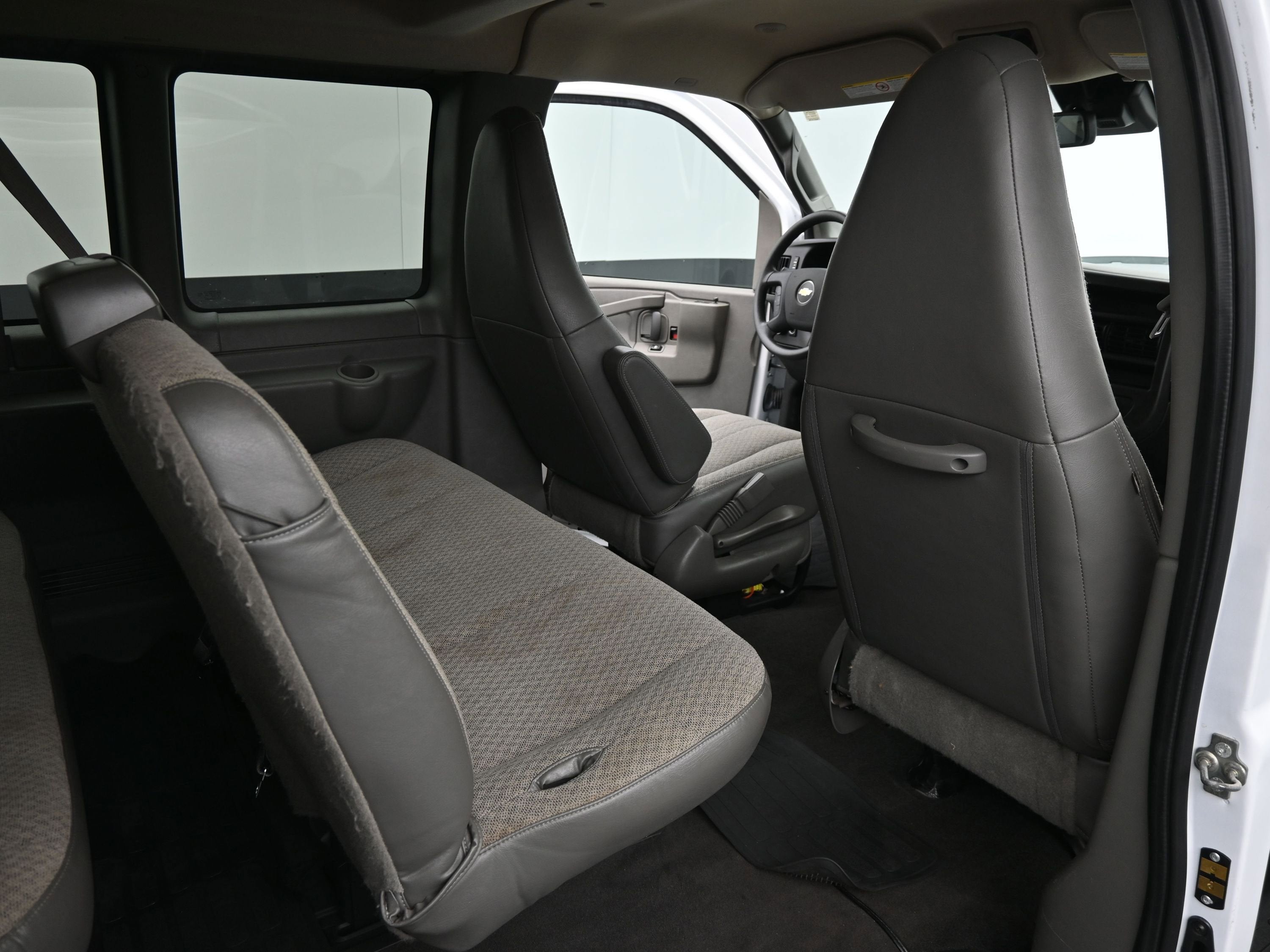 2024 Chevrolet Express Passenger LT