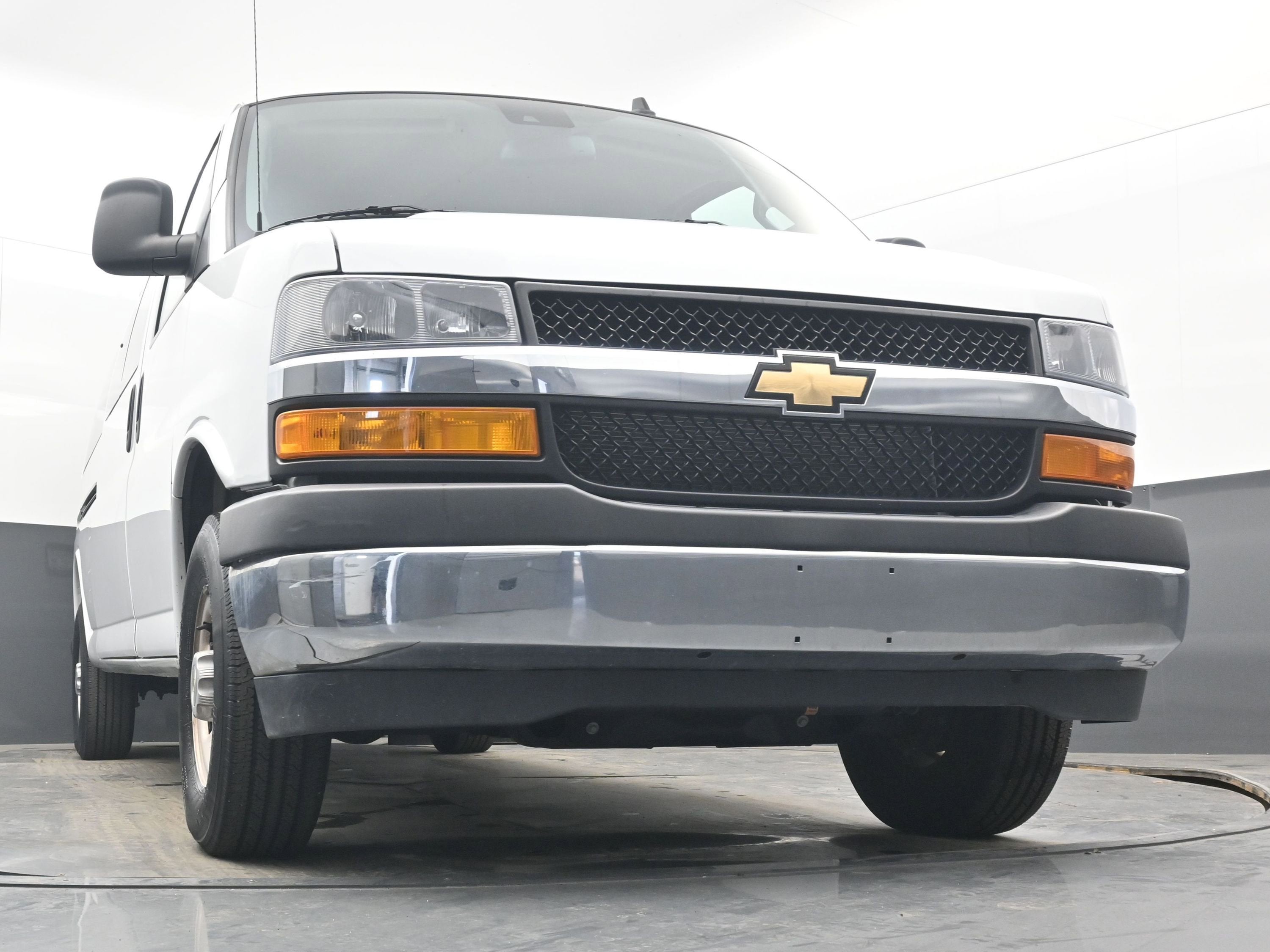 2024 Chevrolet Express Passenger LT