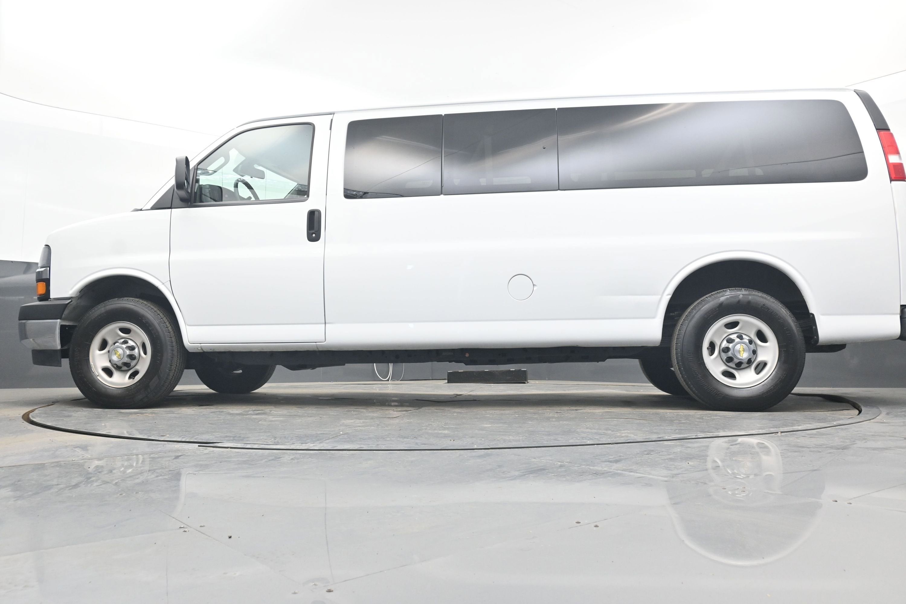 2024 Chevrolet Express Passenger LT