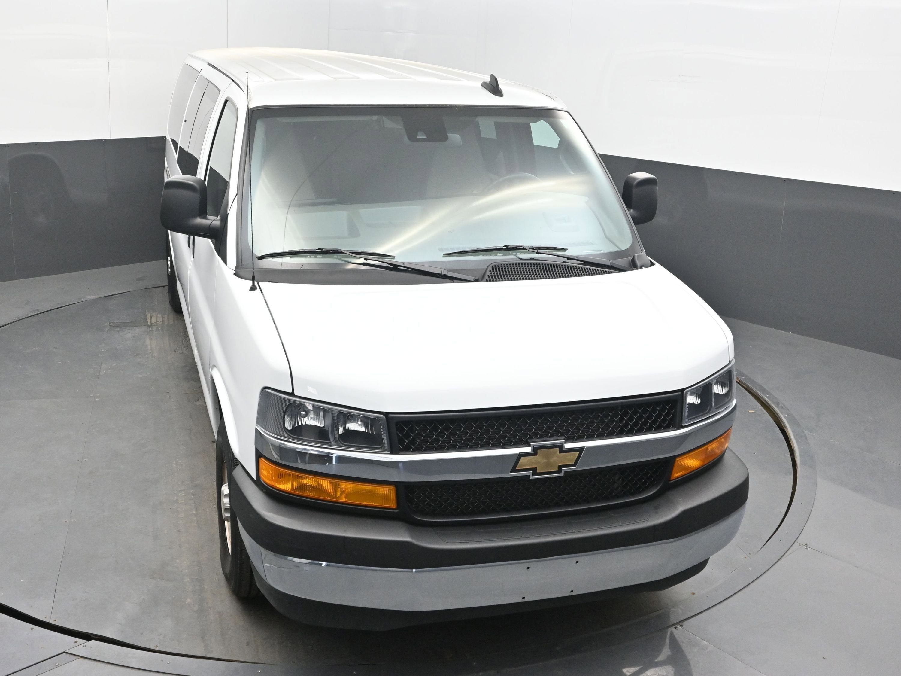 2024 Chevrolet Express Passenger LT